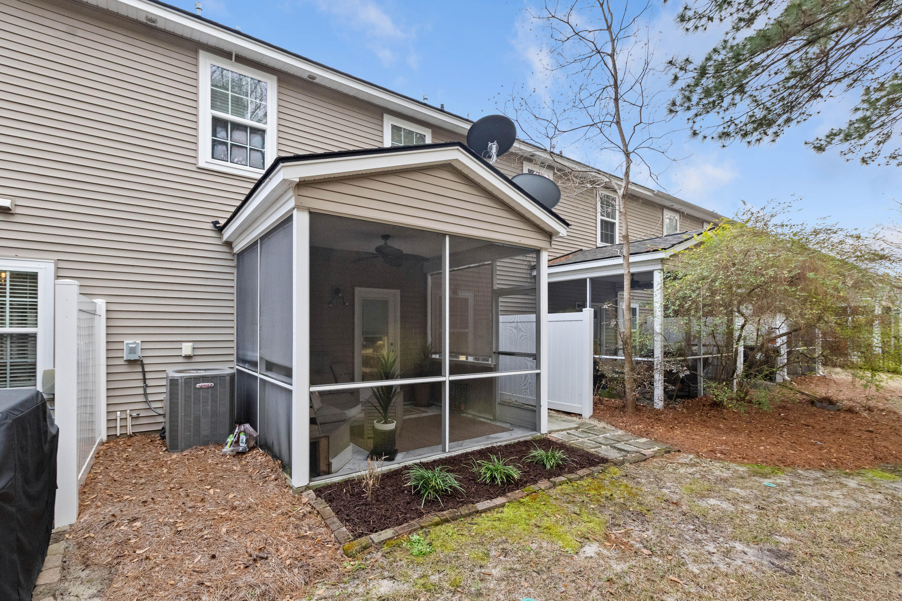 1086 Bennington Drive