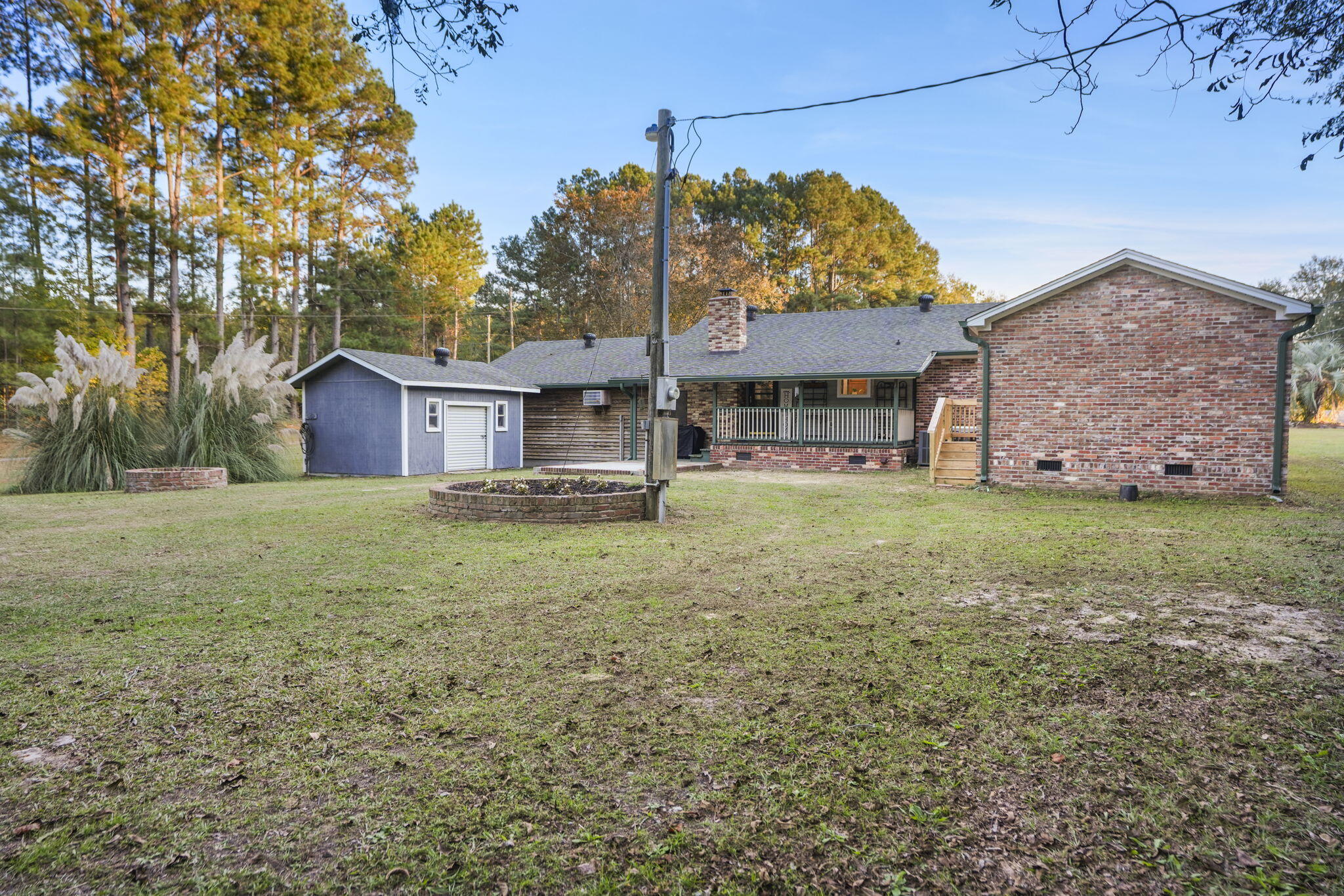 2466 Norway Road