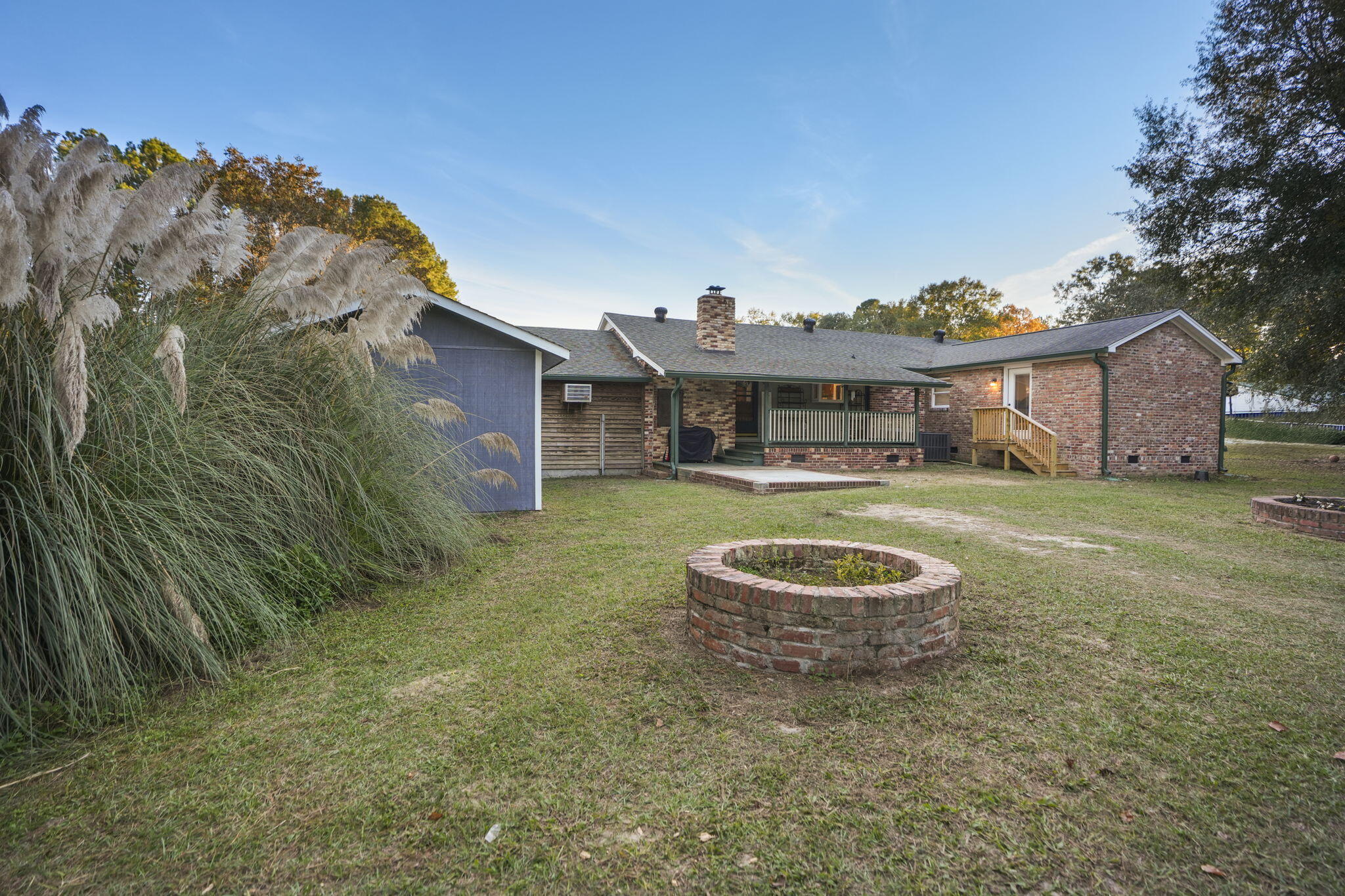 2466 Norway Road