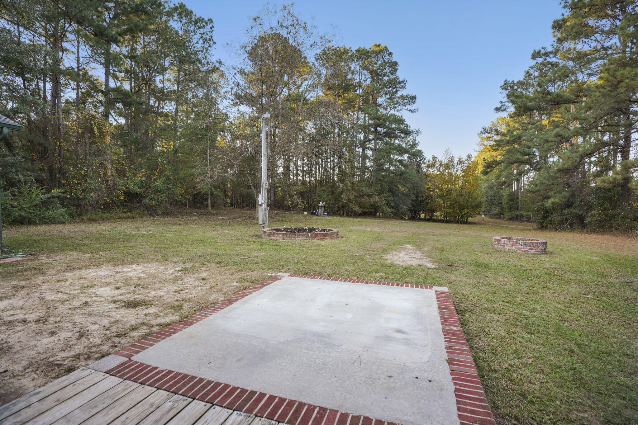 2466 Norway Road