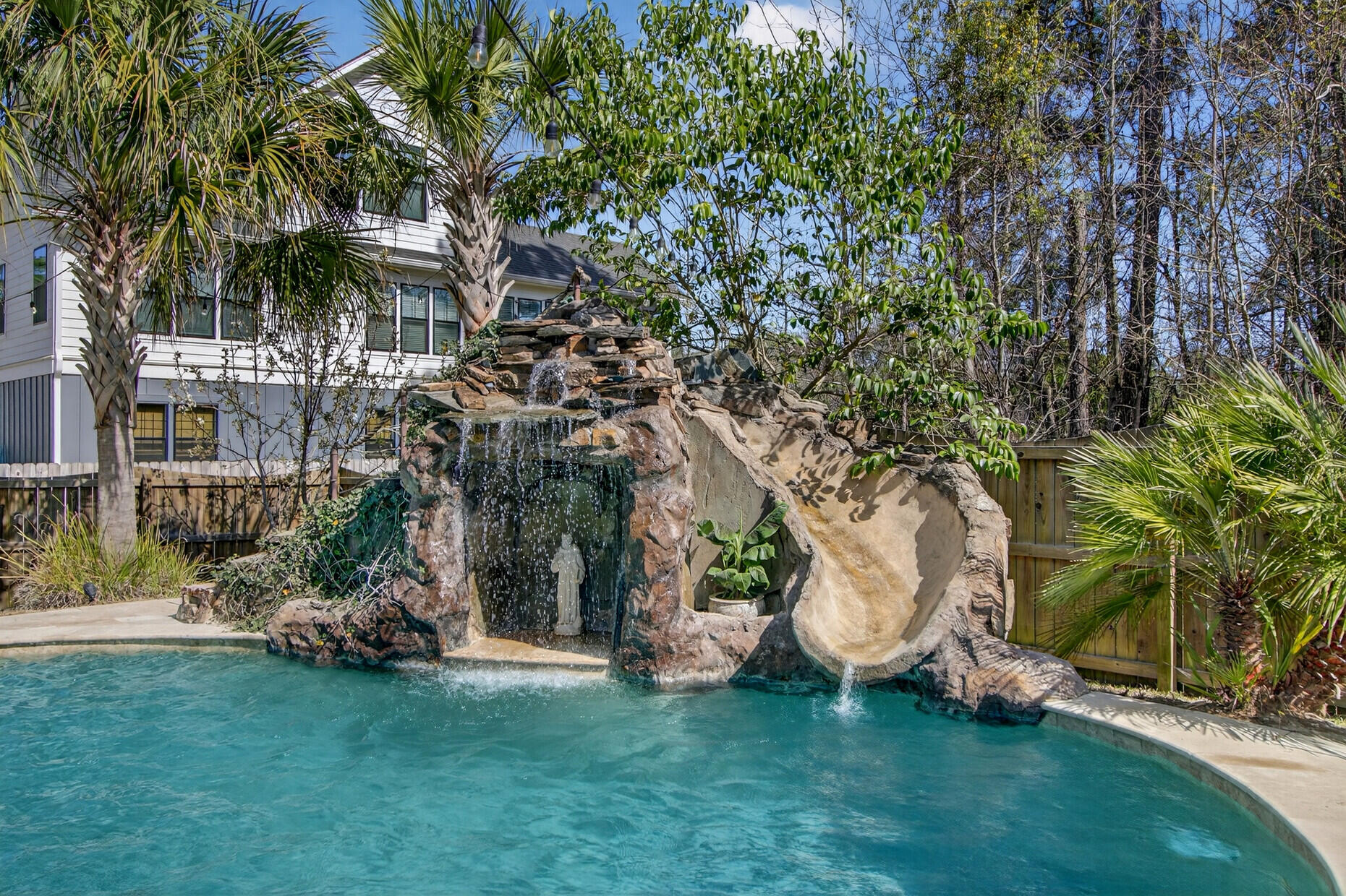 1230 River Walk Court