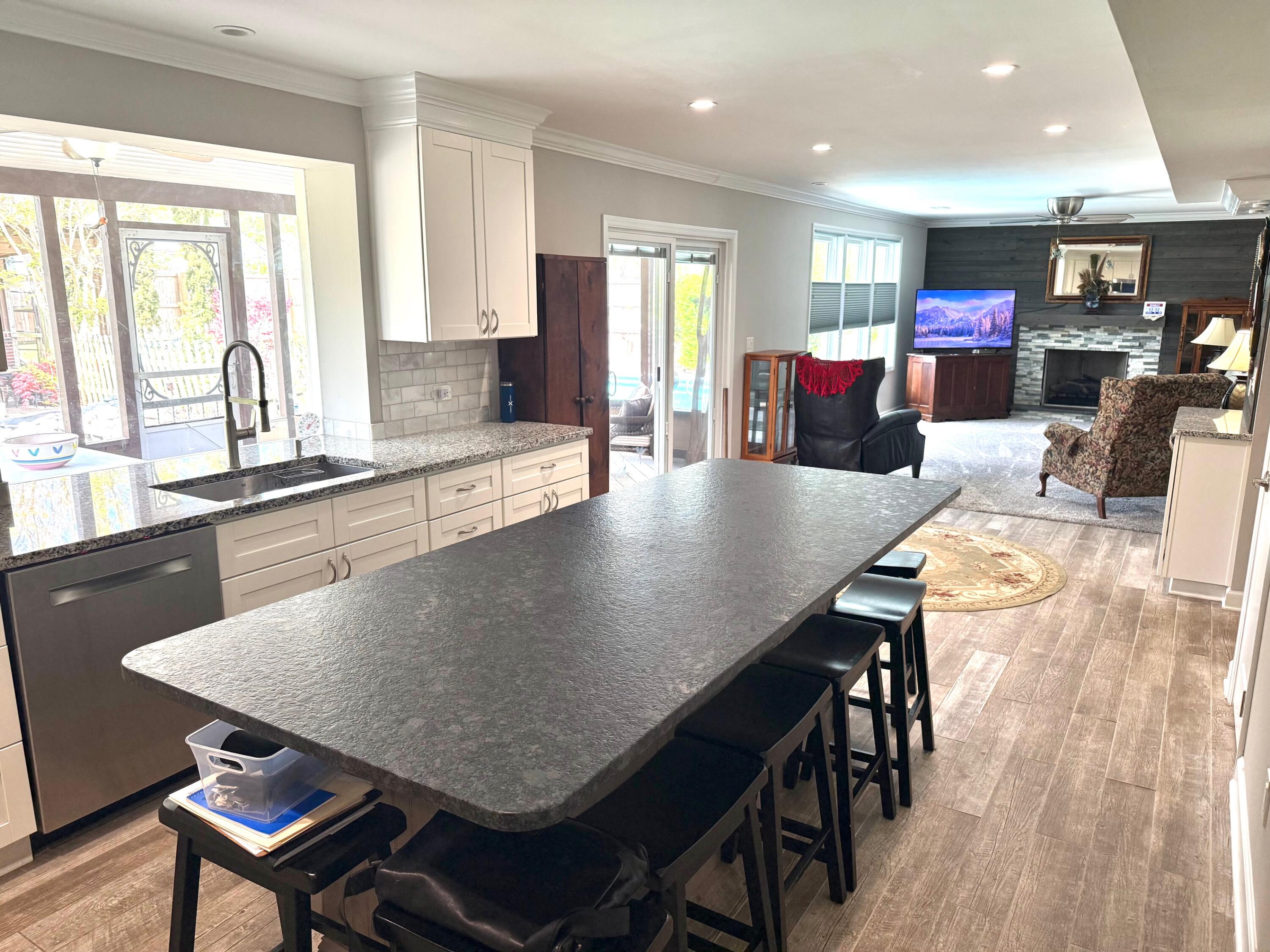 838 N Aylesbury Road