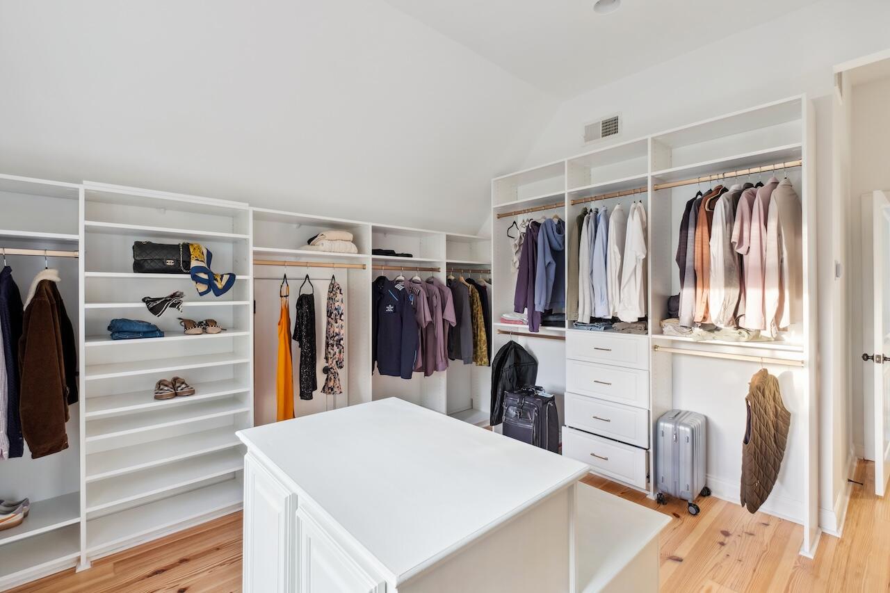 2431 Settlers Street