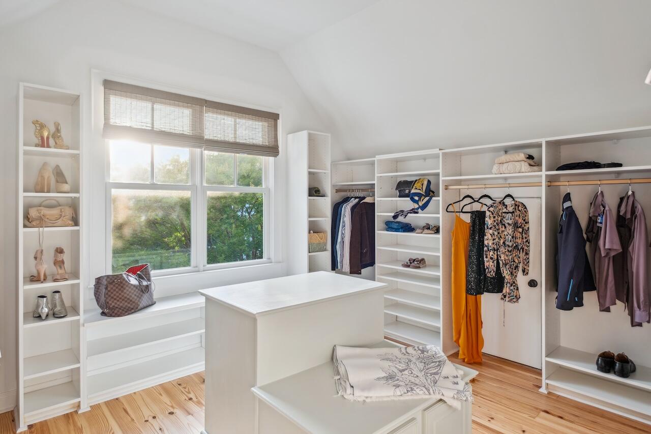 2431 Settlers Street