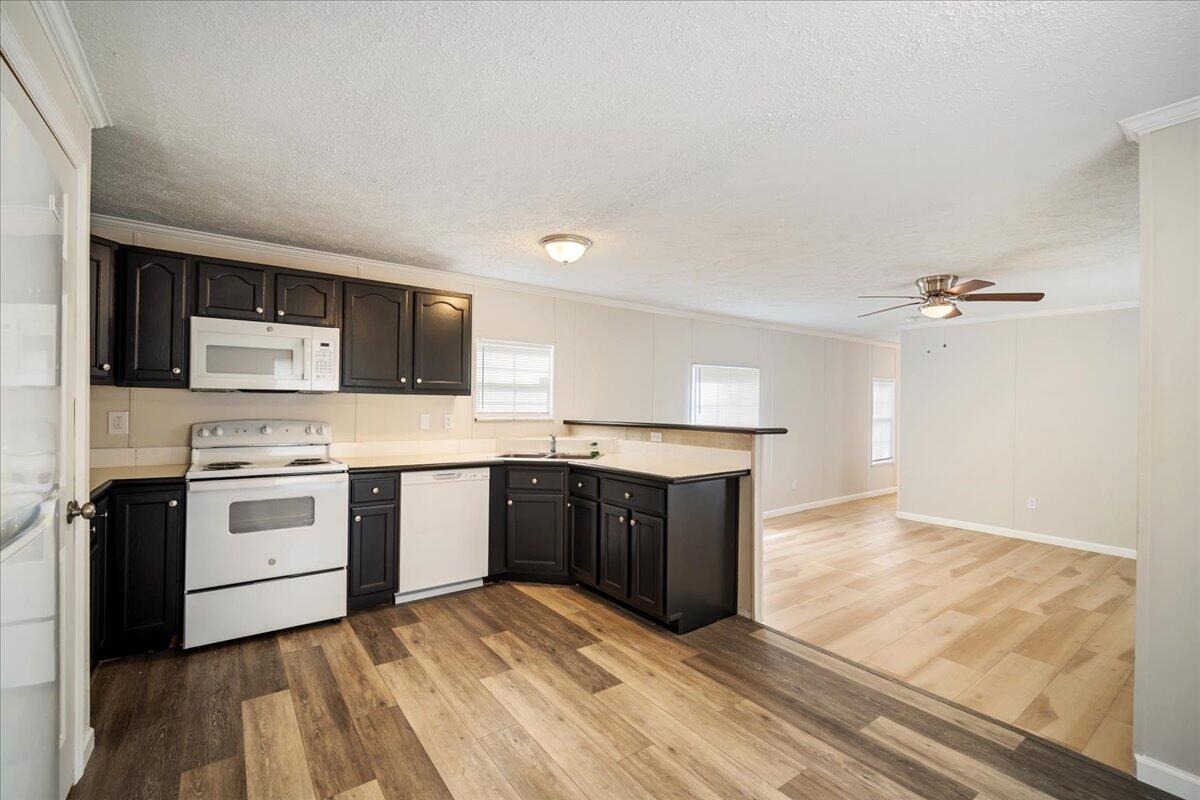 1011 Ridge Road