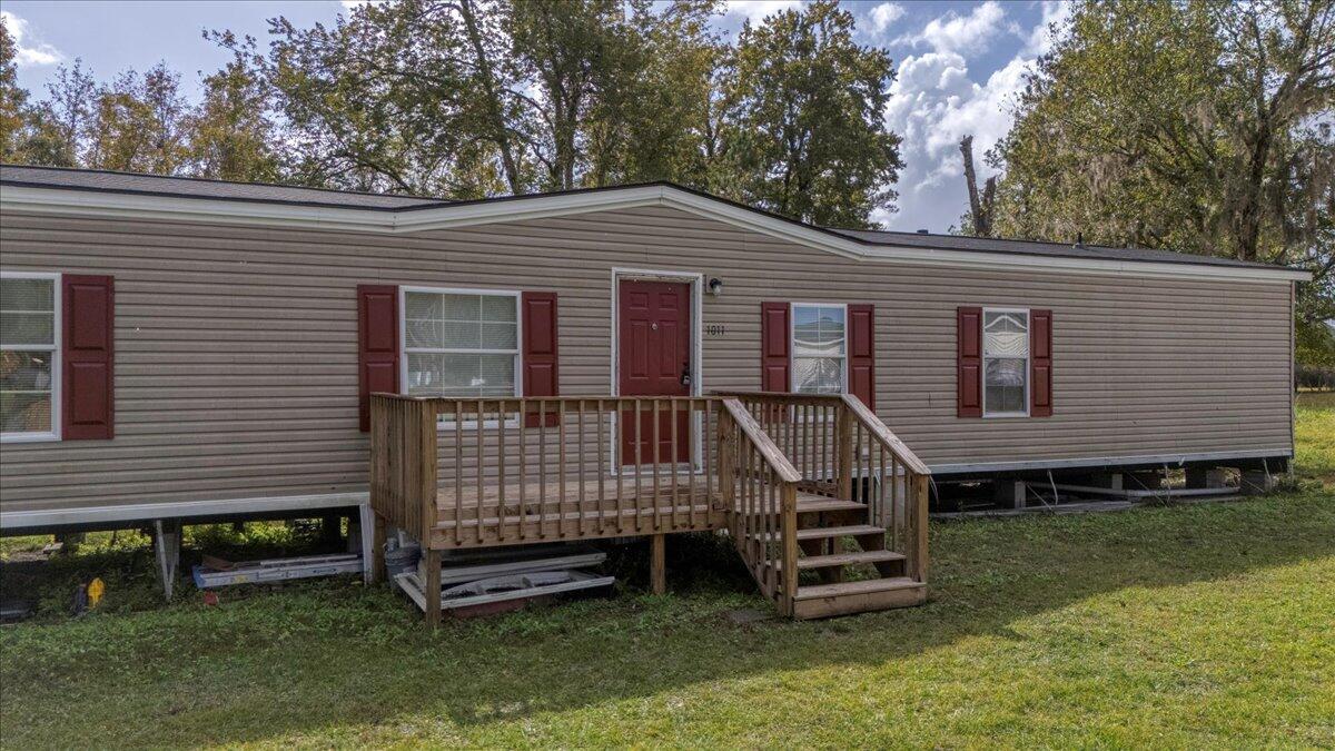 1011 Ridge Road