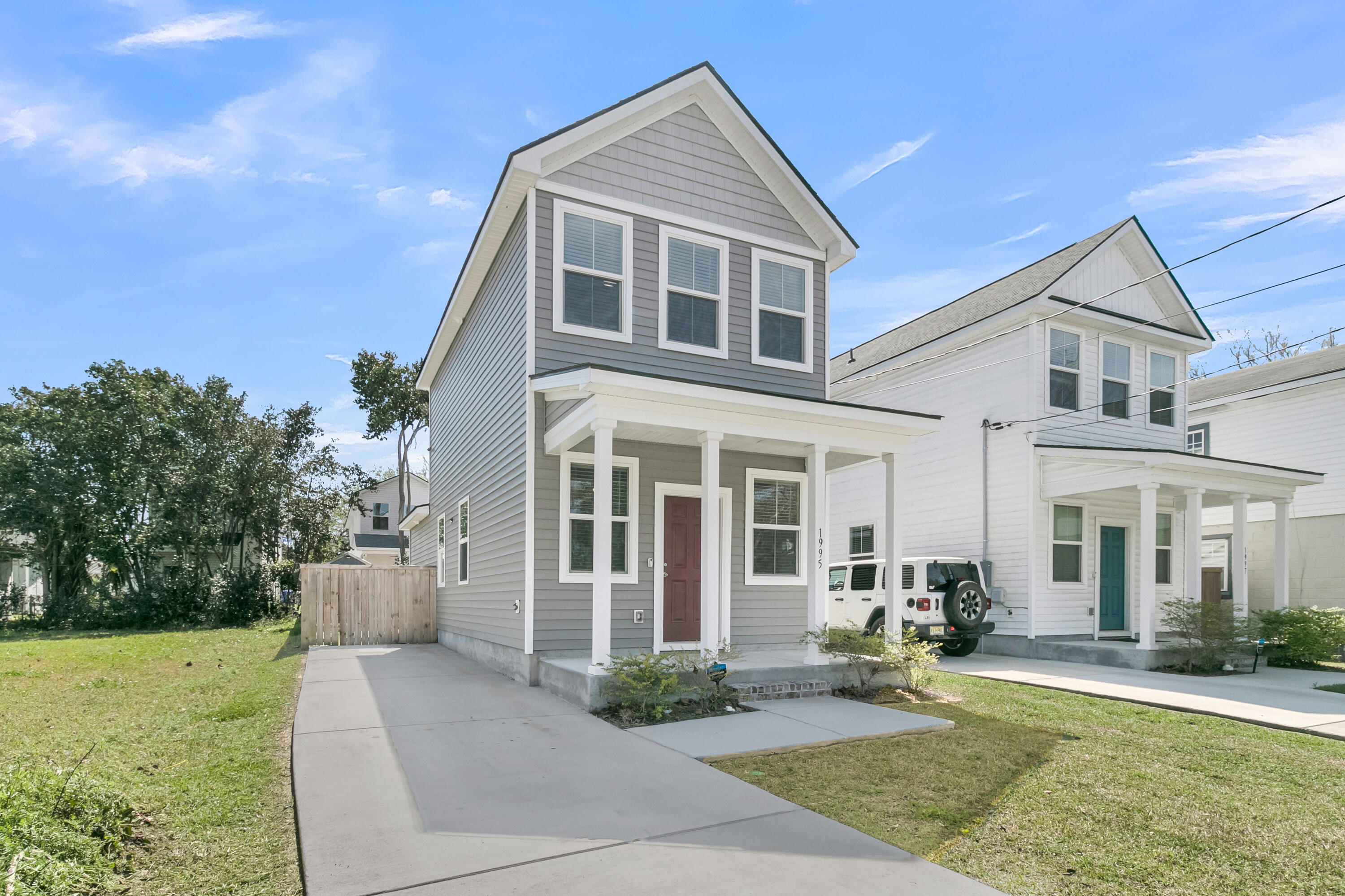 1995 Forest Avenue