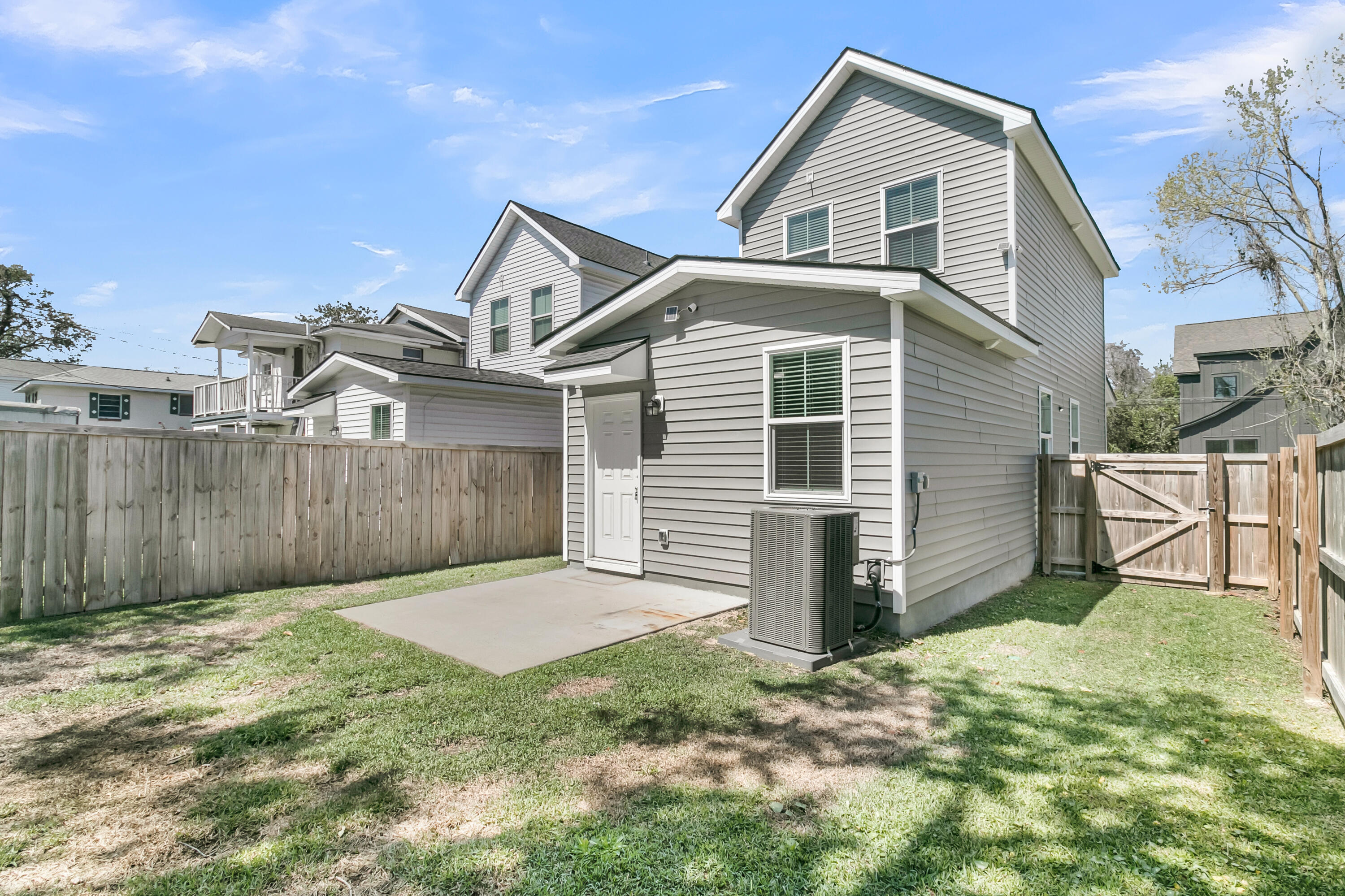 1995 Forest Avenue