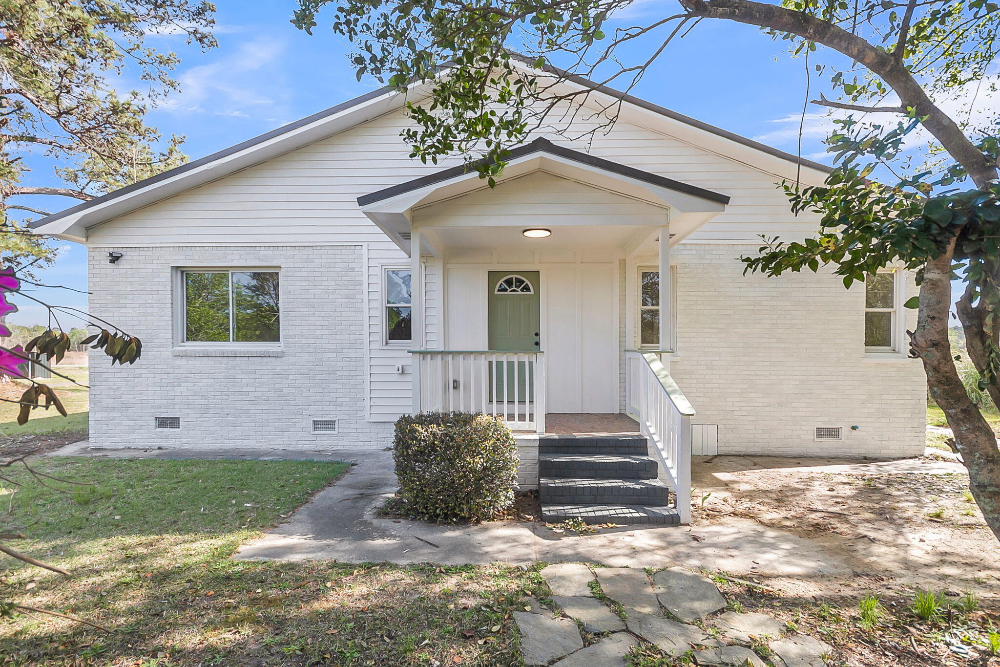 153 Davis Terrace