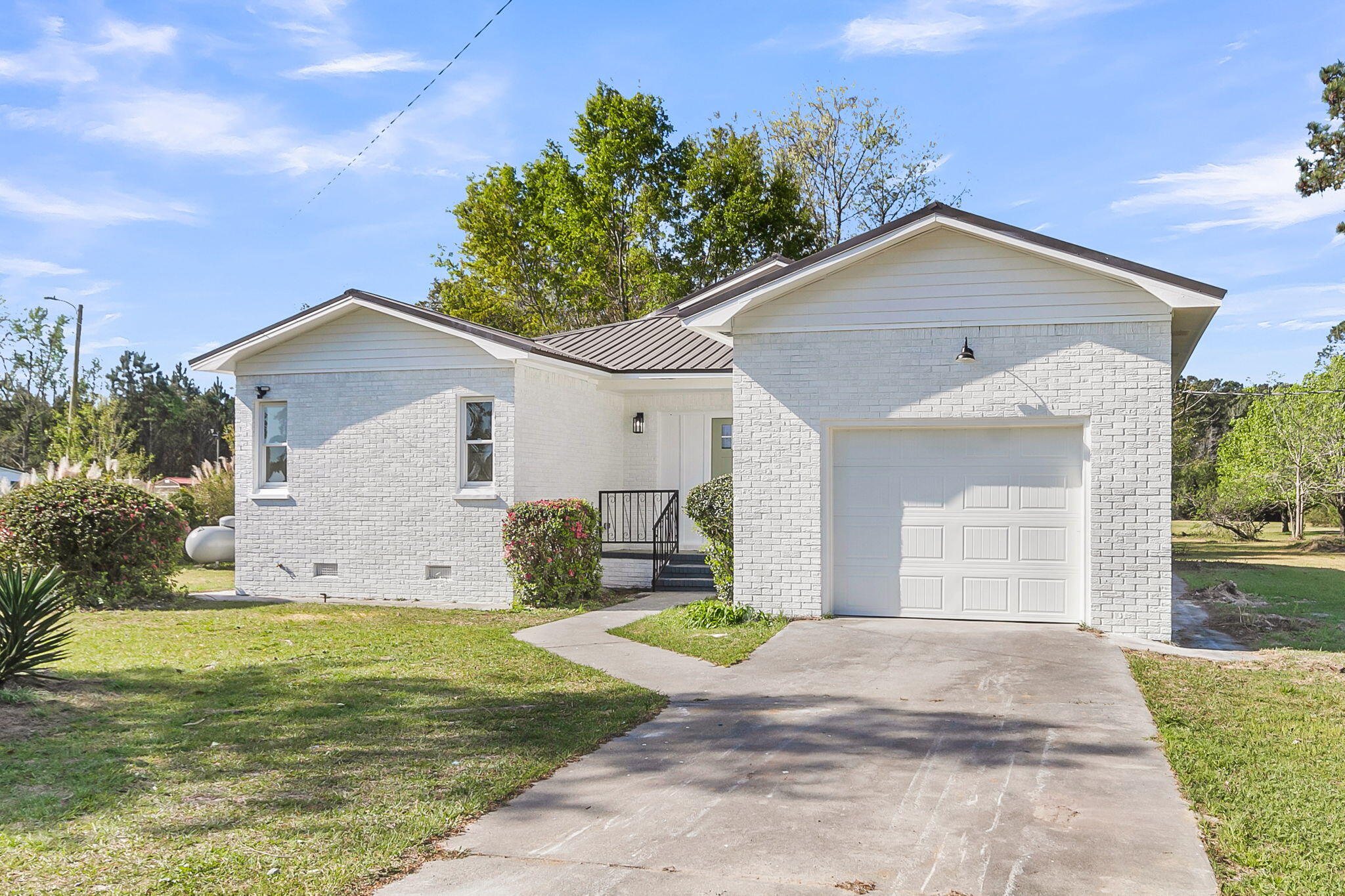 153 Davis Terrace