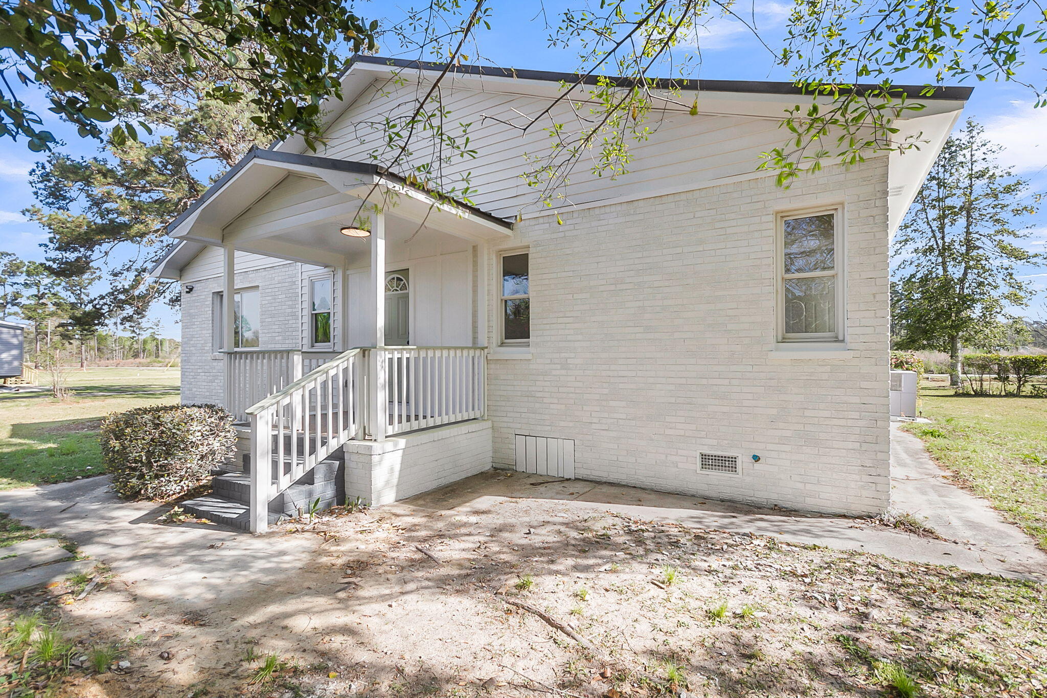 153 Davis Terrace
