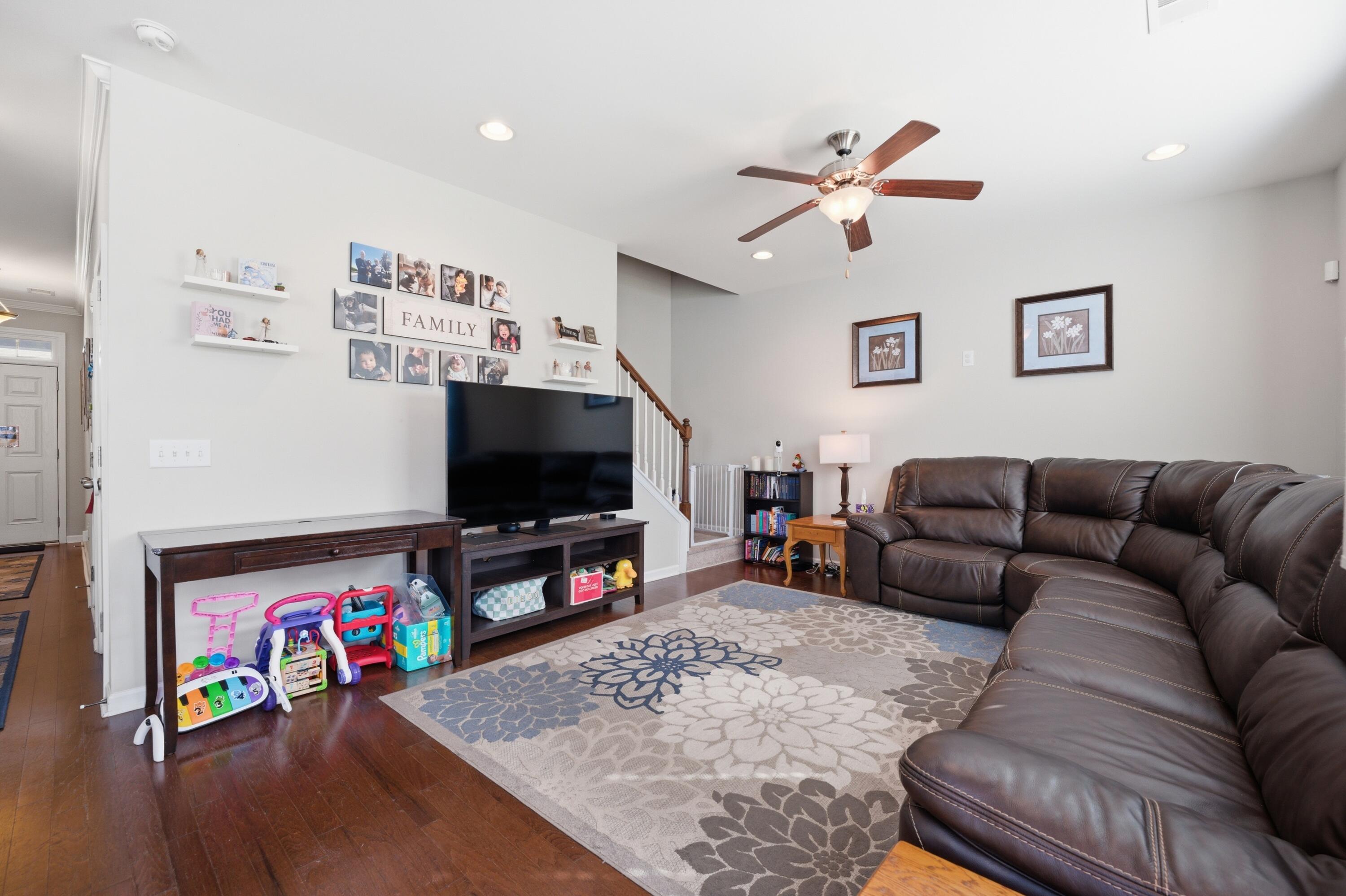 8120 Ronda Drive