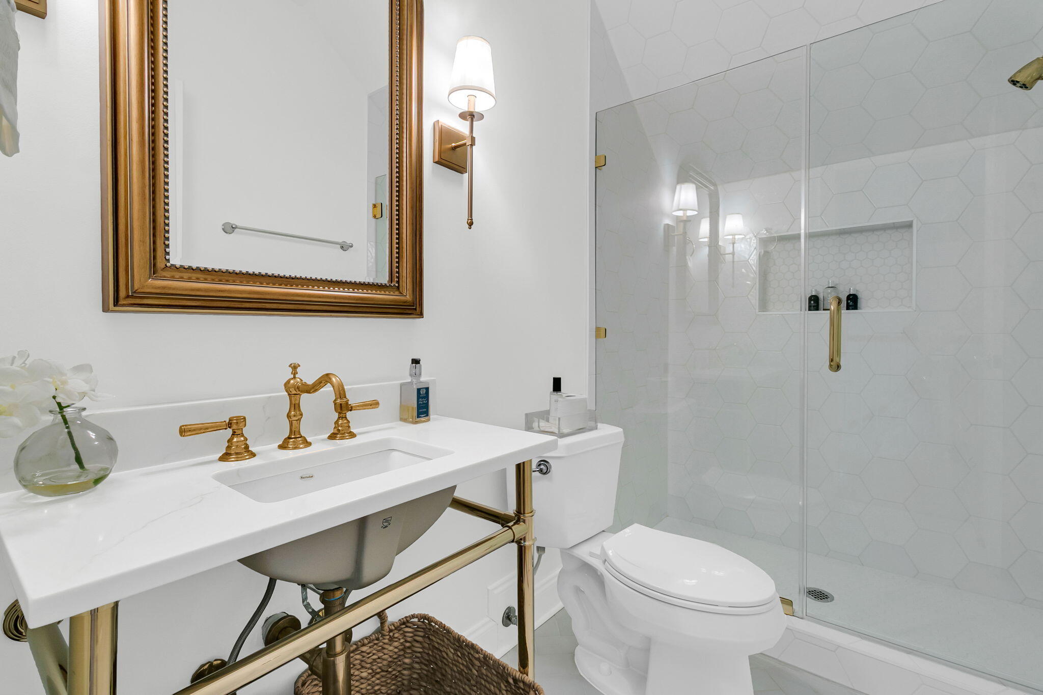 3593 Henrietta Hartford Road