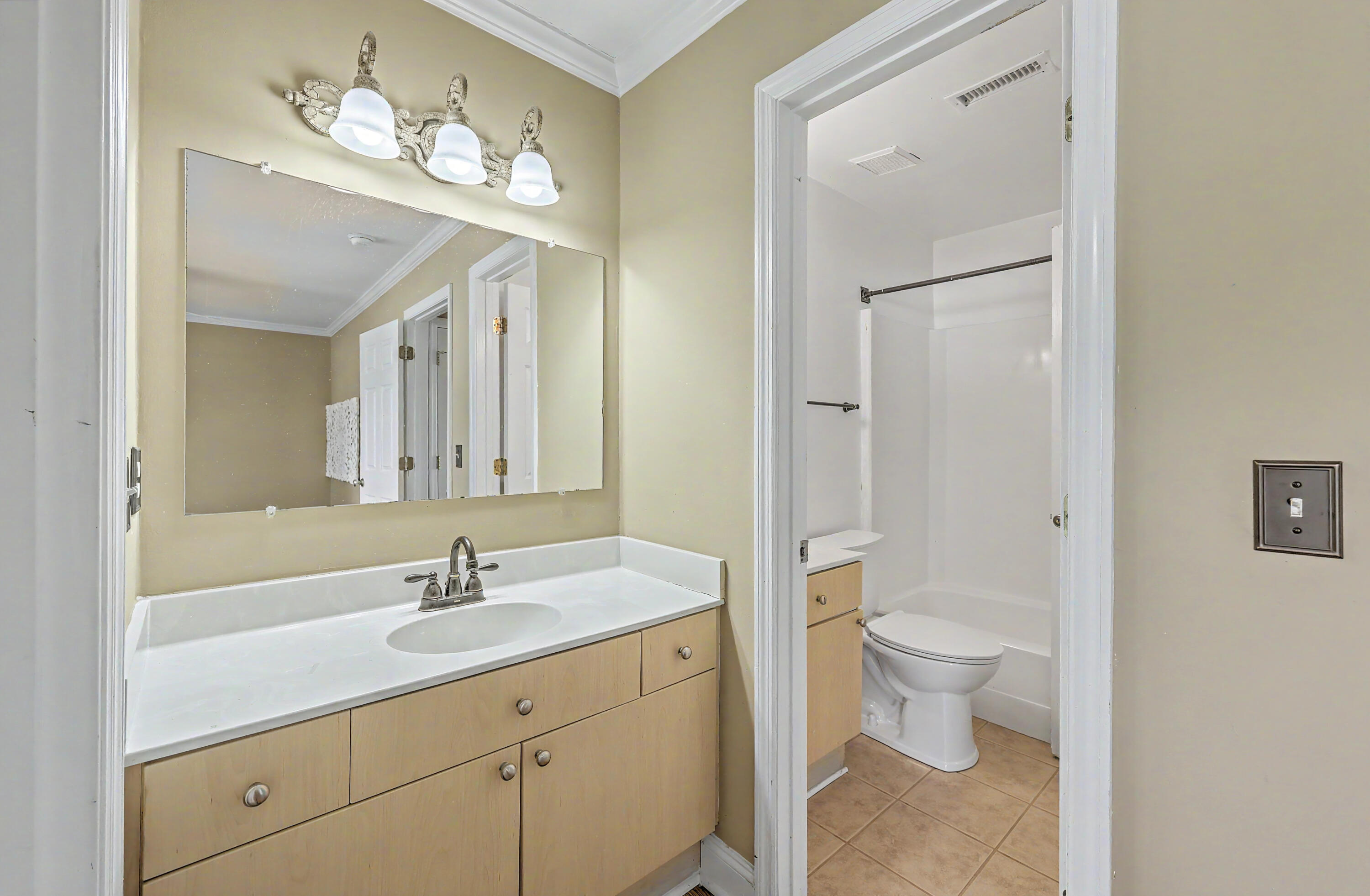 23 Brockman Drive Unit C Unit: Unit 23-C