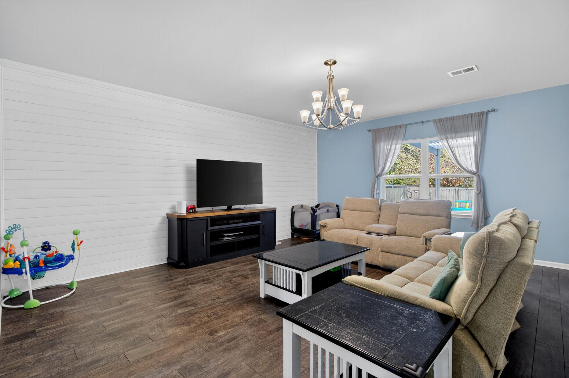1903 Toland Court