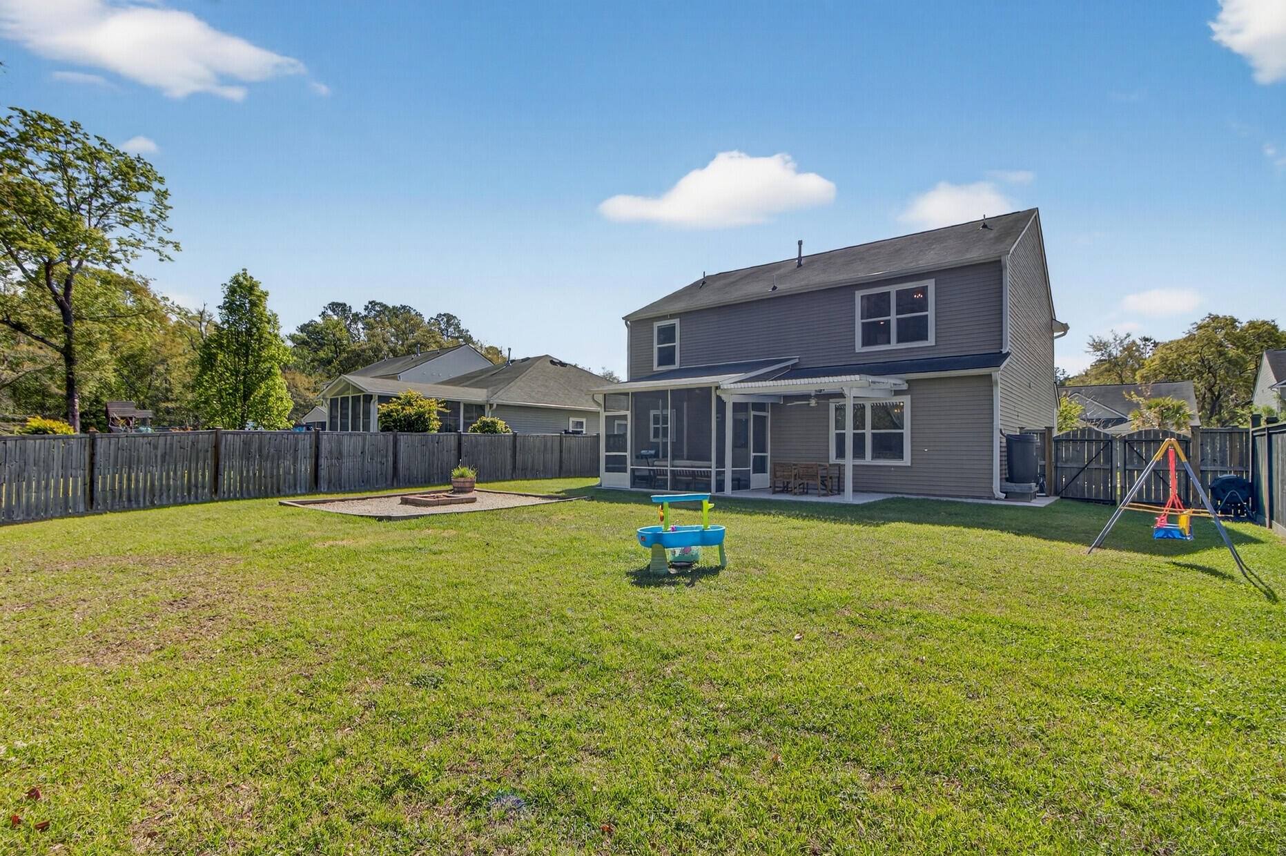 1903 Toland Court