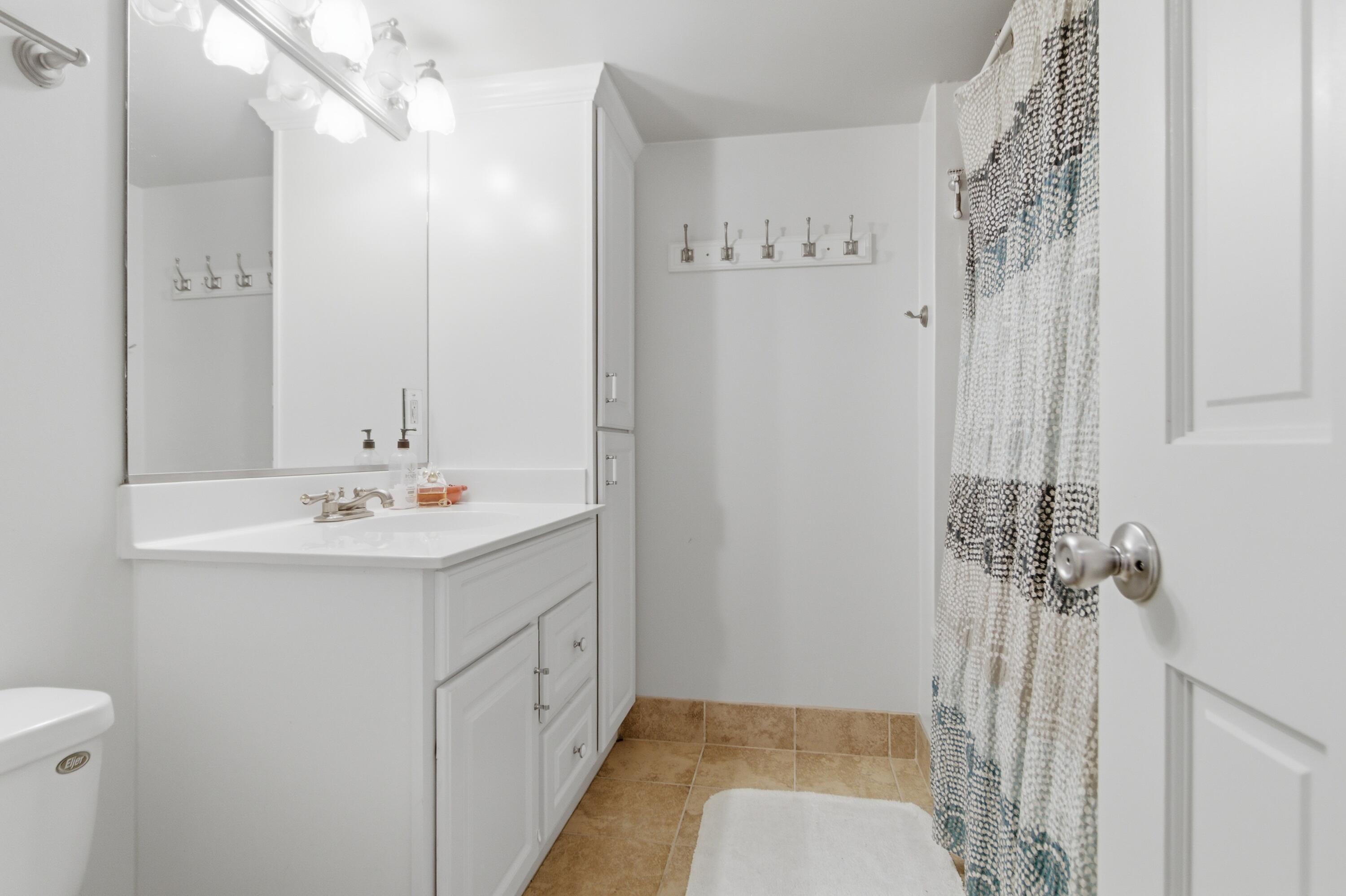14 Lockwood Drive Apt 3h