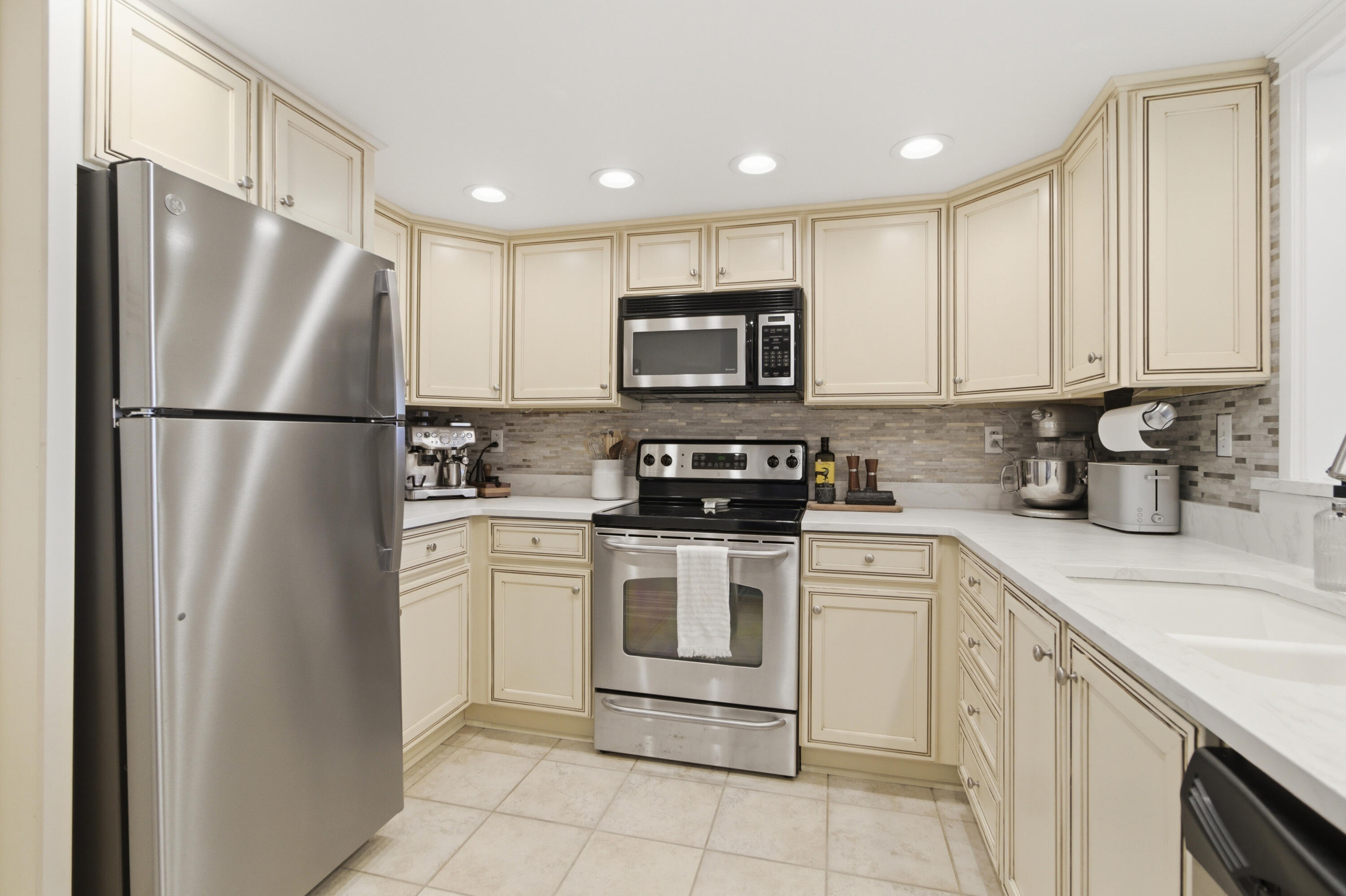 14 Lockwood Drive Apt 9J
