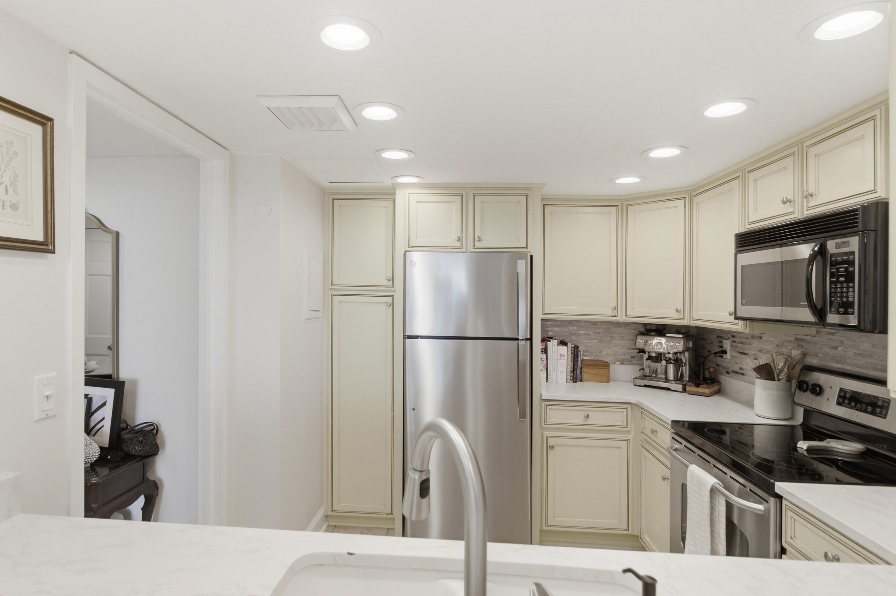 14 Lockwood Drive Apt 9J
