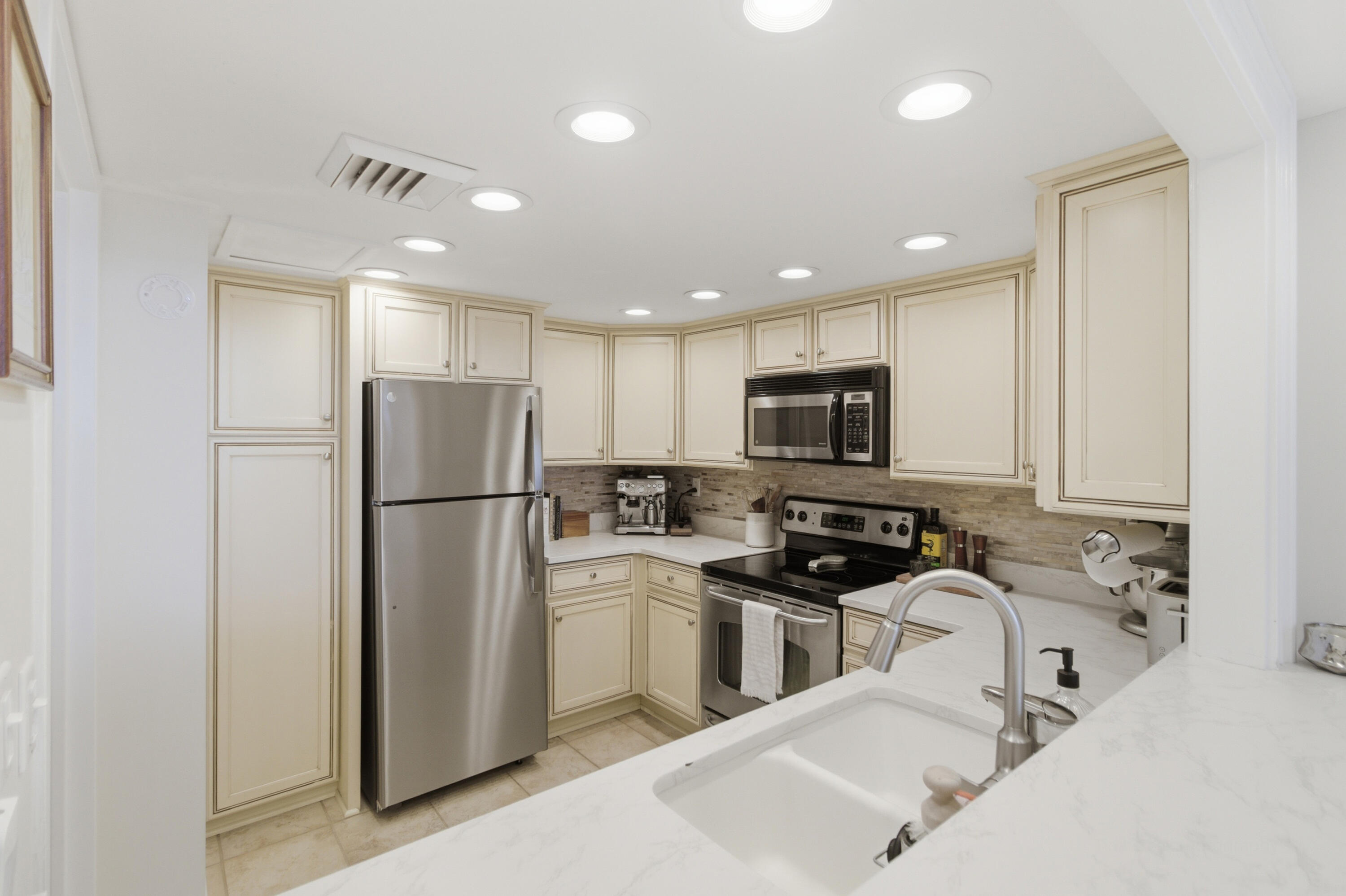 14 Lockwood Drive Apt 9J