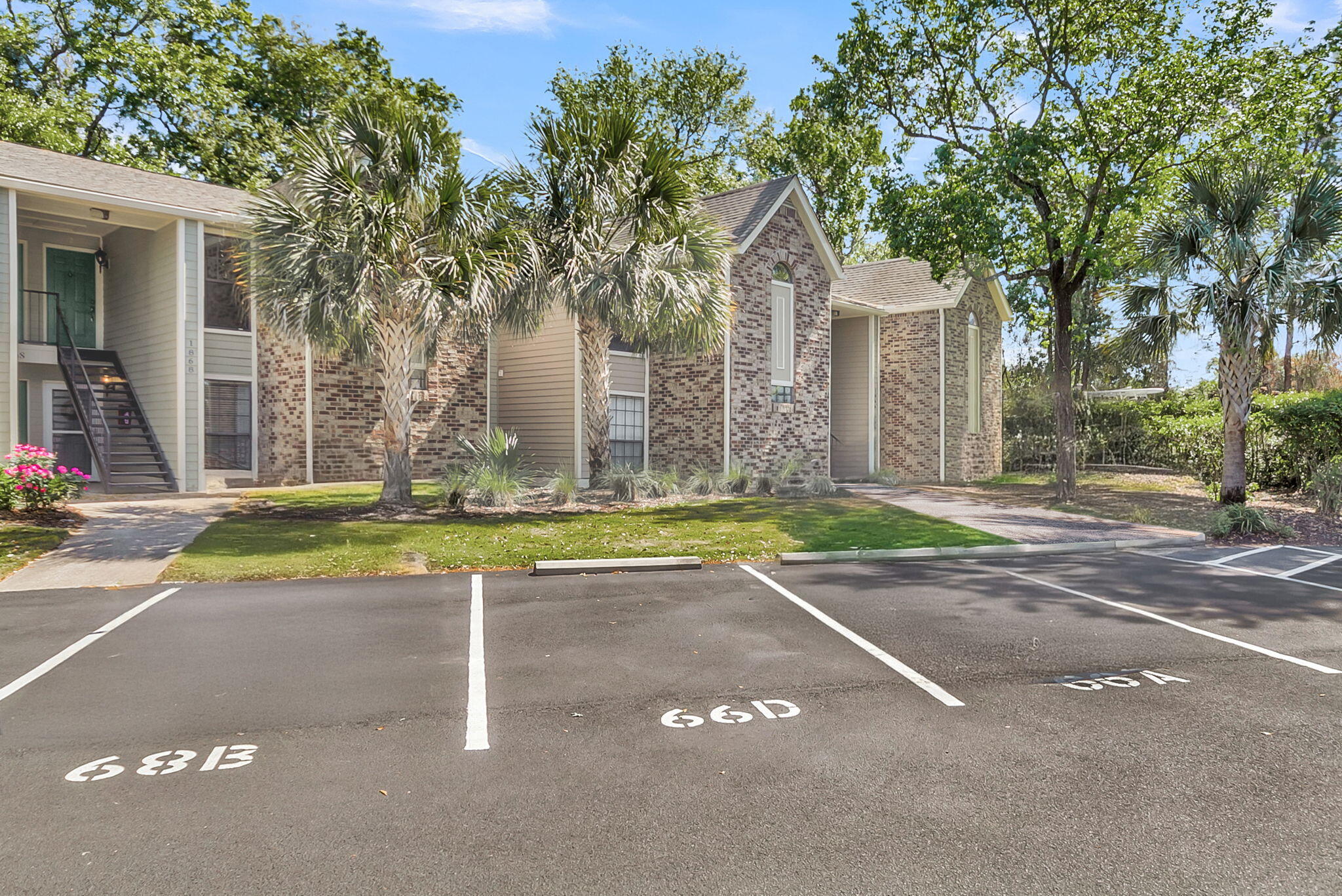 1866 Montclair Drive Unit D