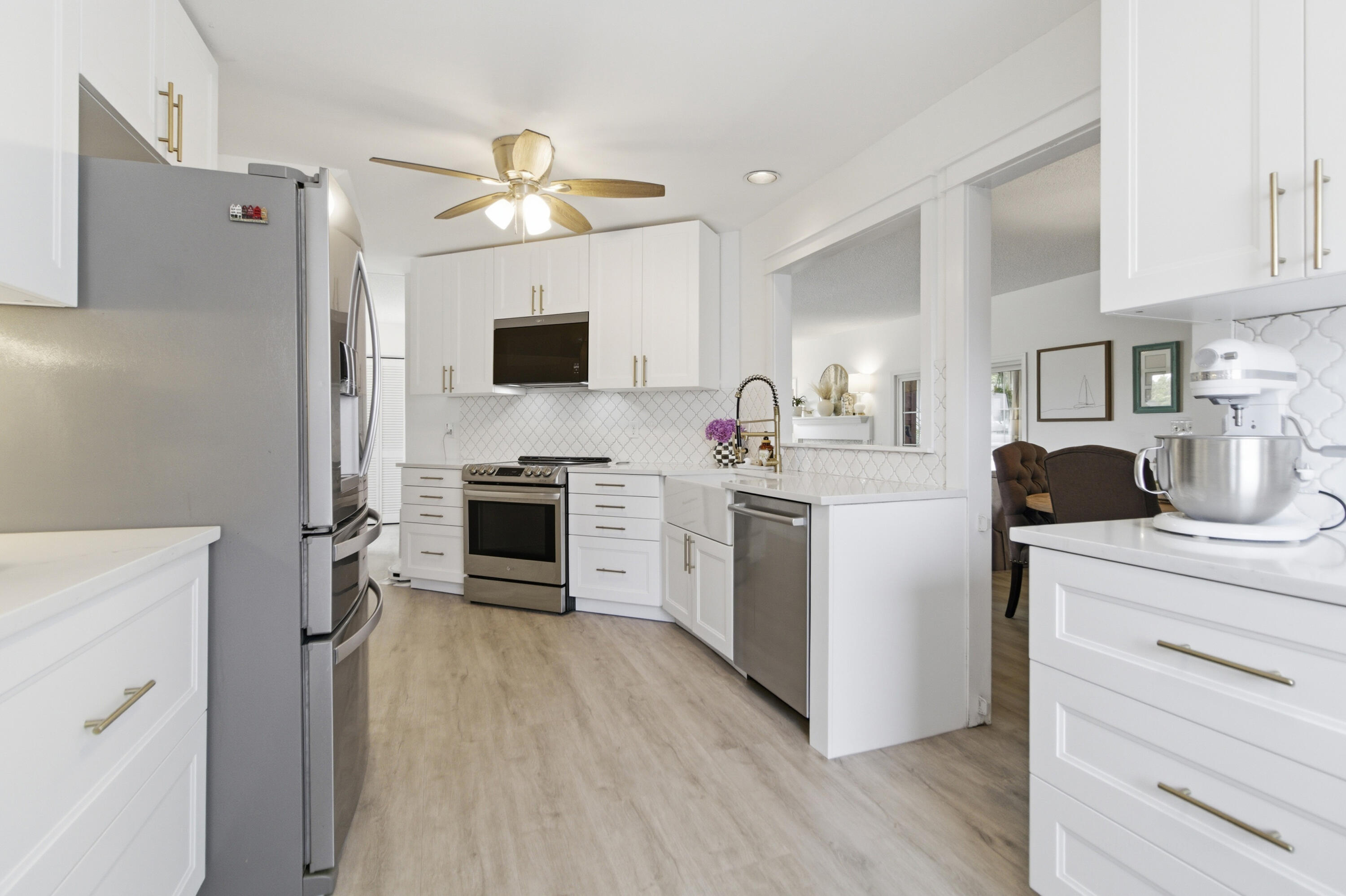 41 N Basilica Avenue