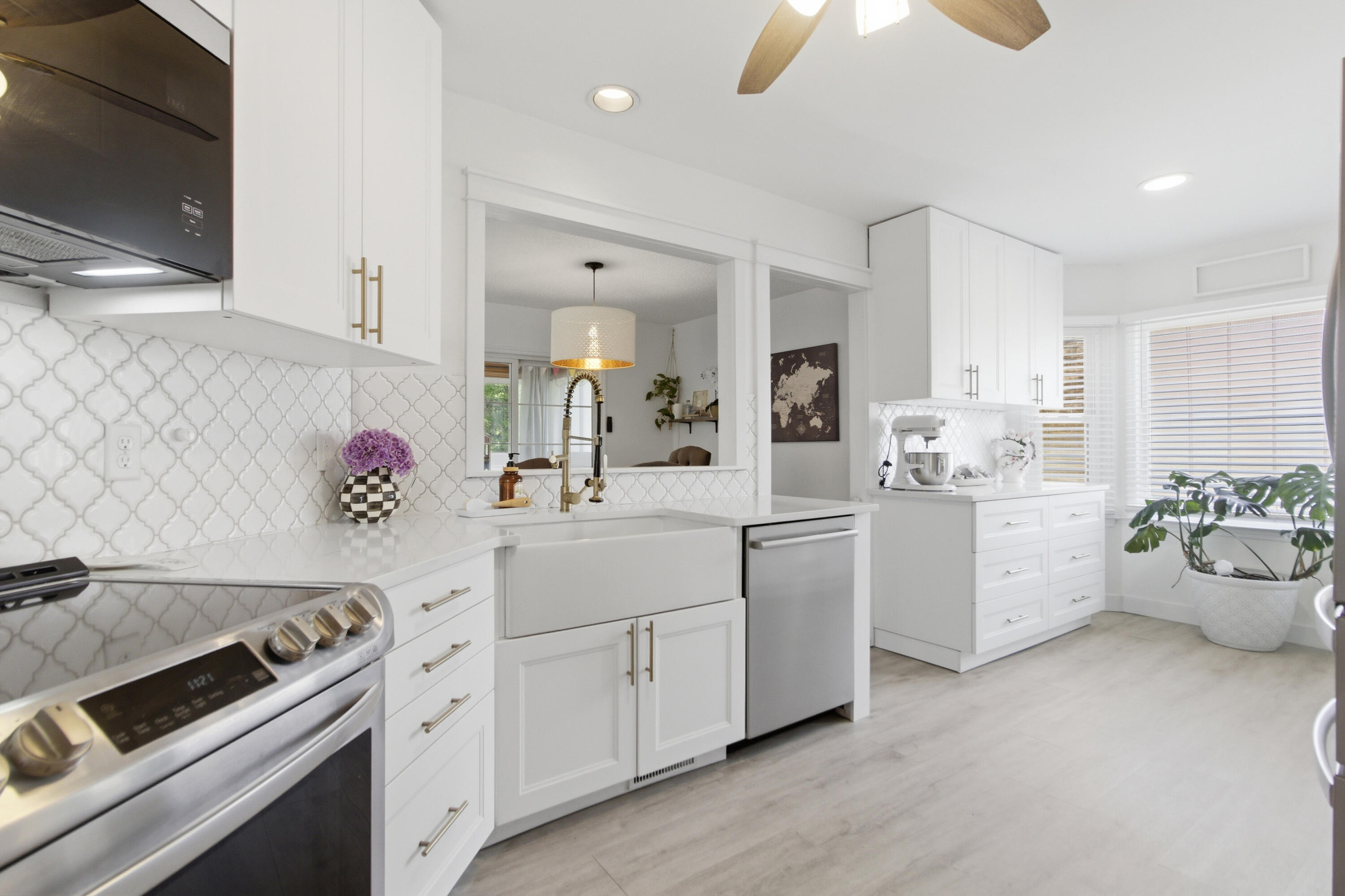 41 N Basilica Avenue