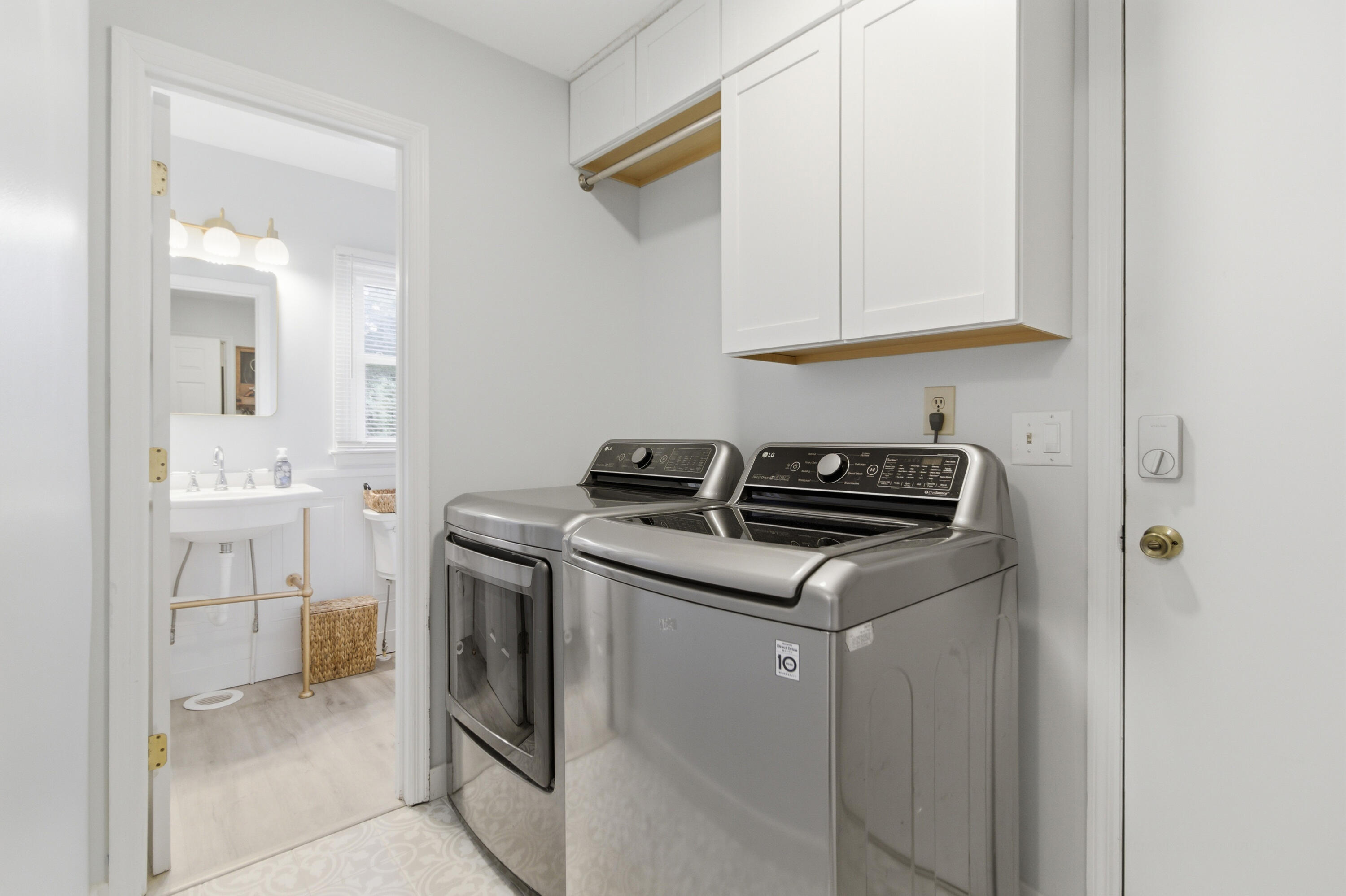 41 N Basilica Avenue