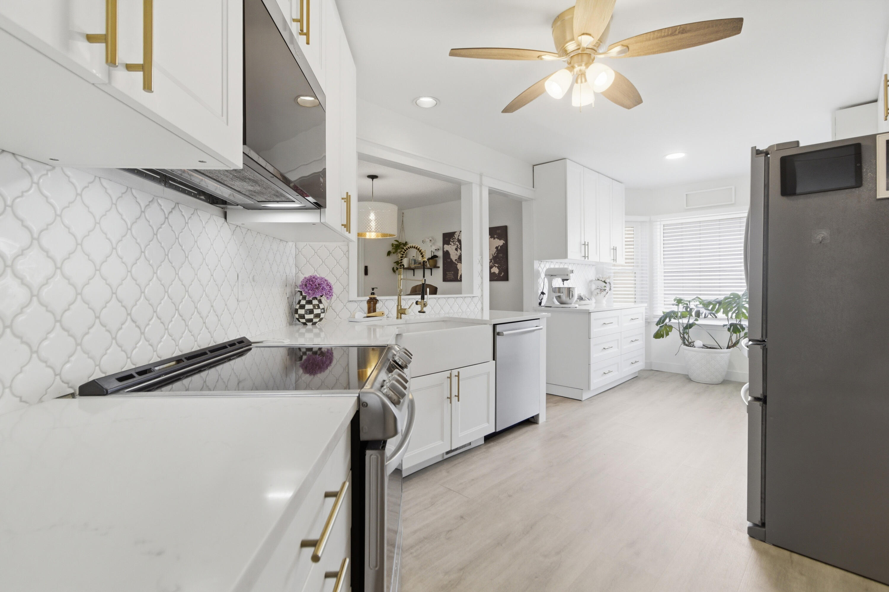 41 N Basilica Avenue