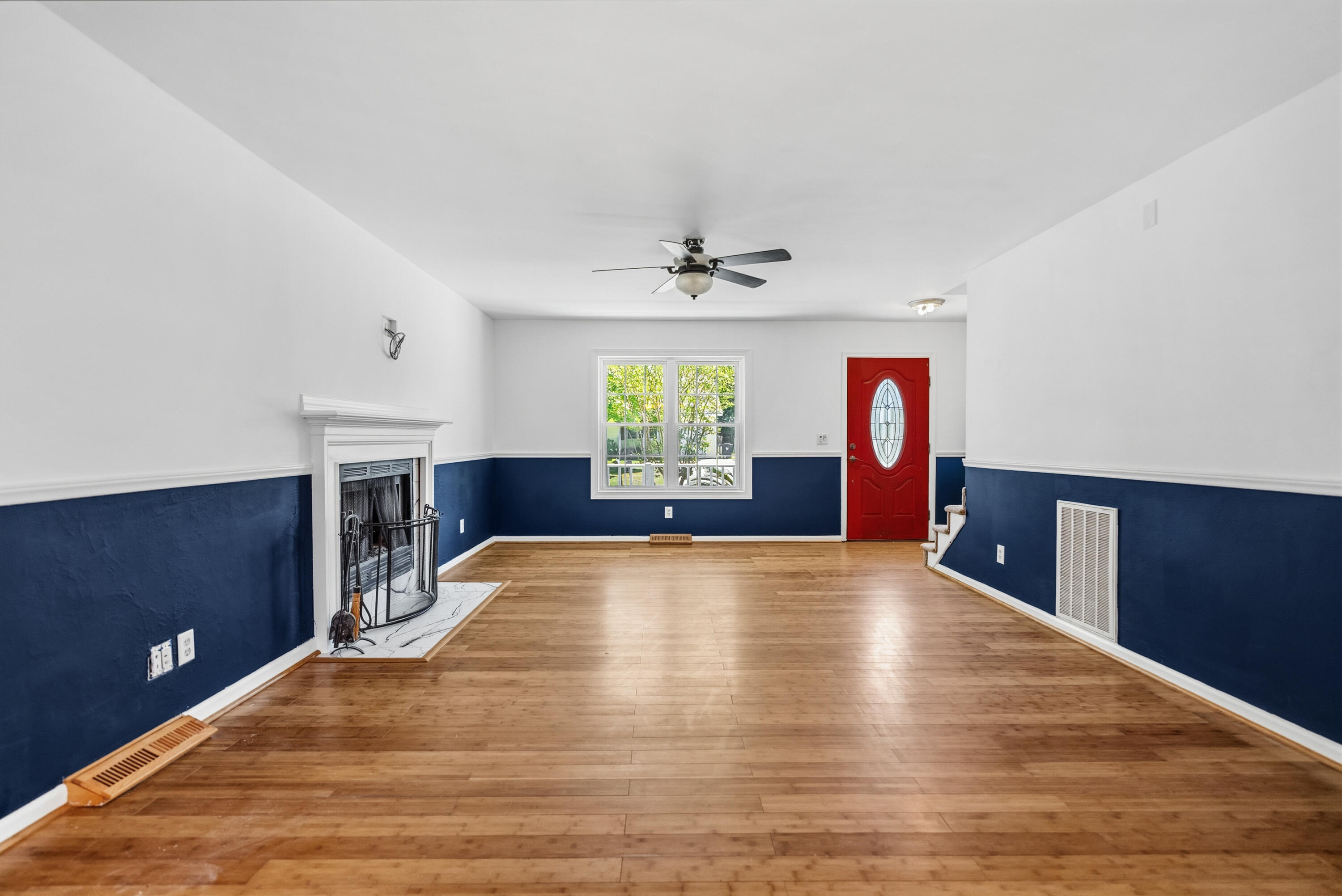606 Dolphin Drive