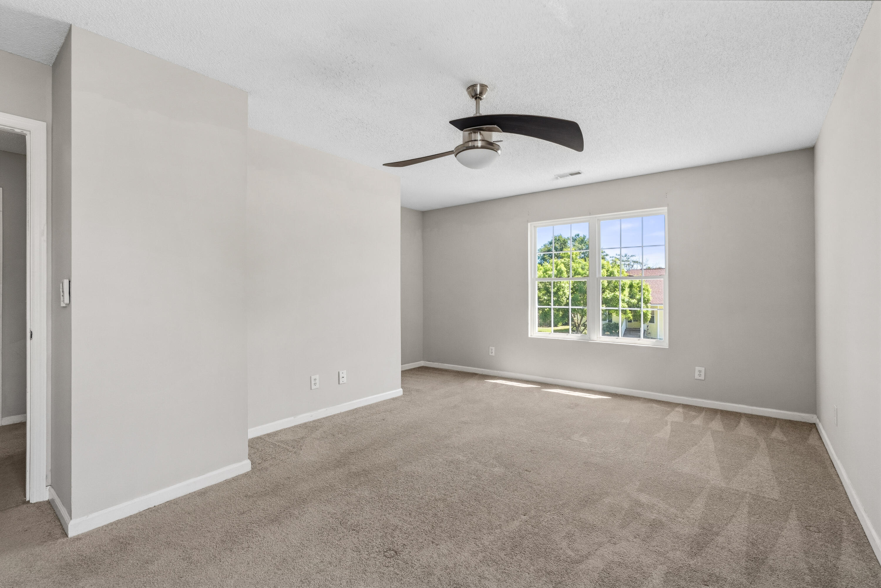 606 Dolphin Drive