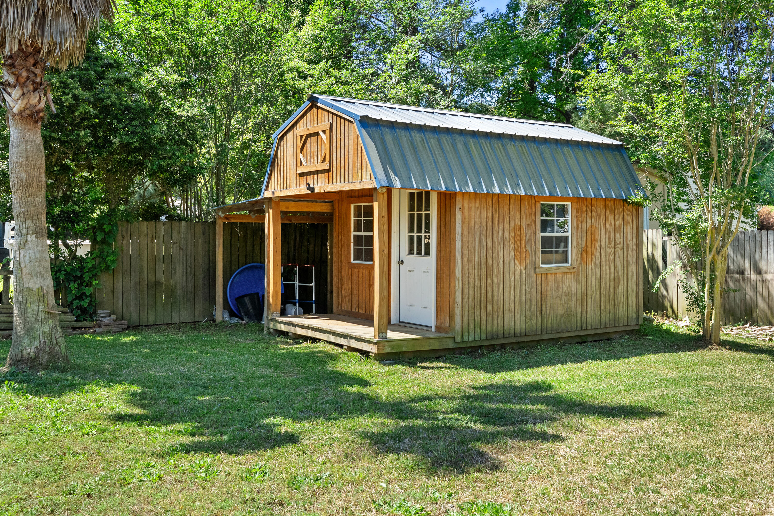 606 Dolphin Drive