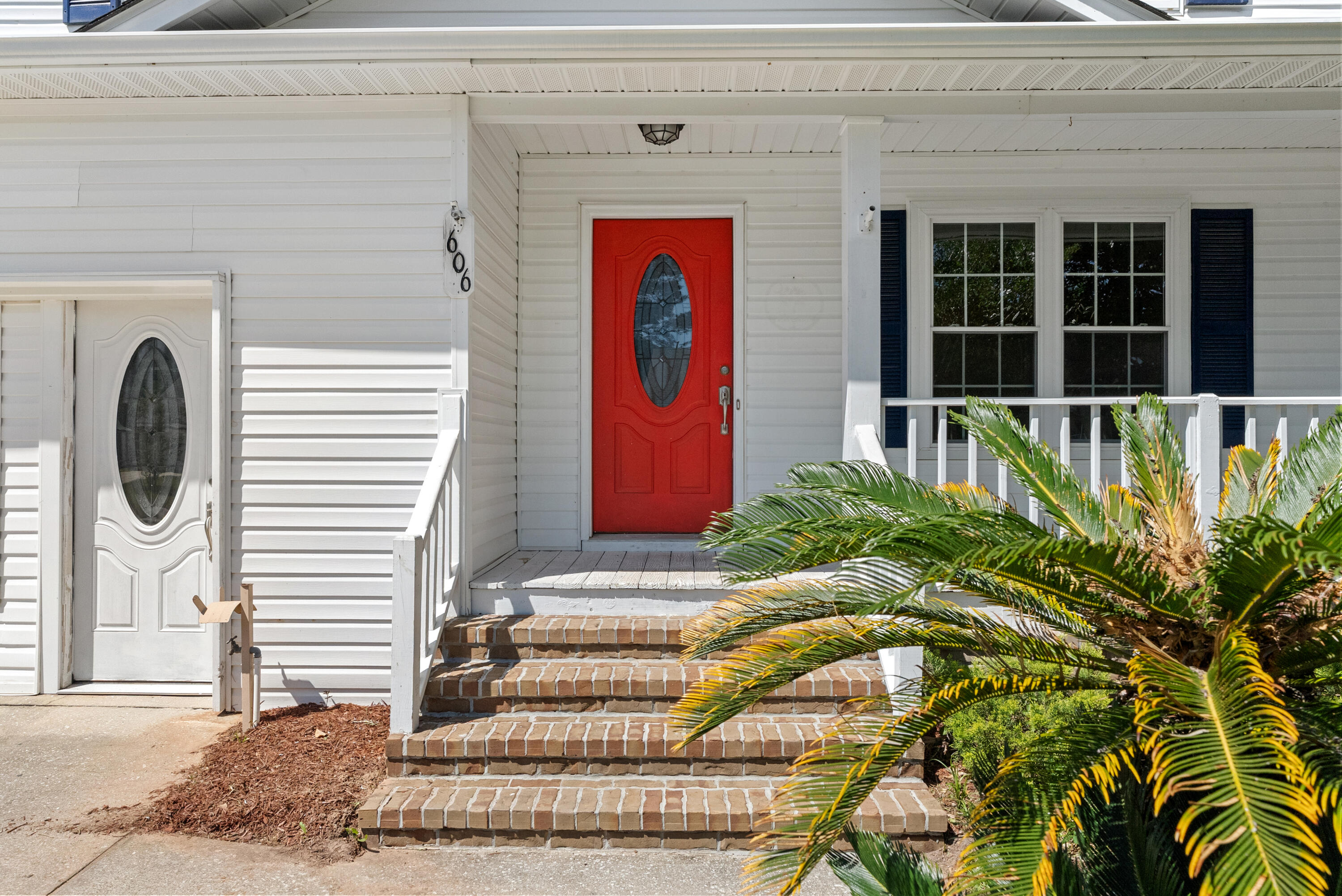 606 Dolphin Drive