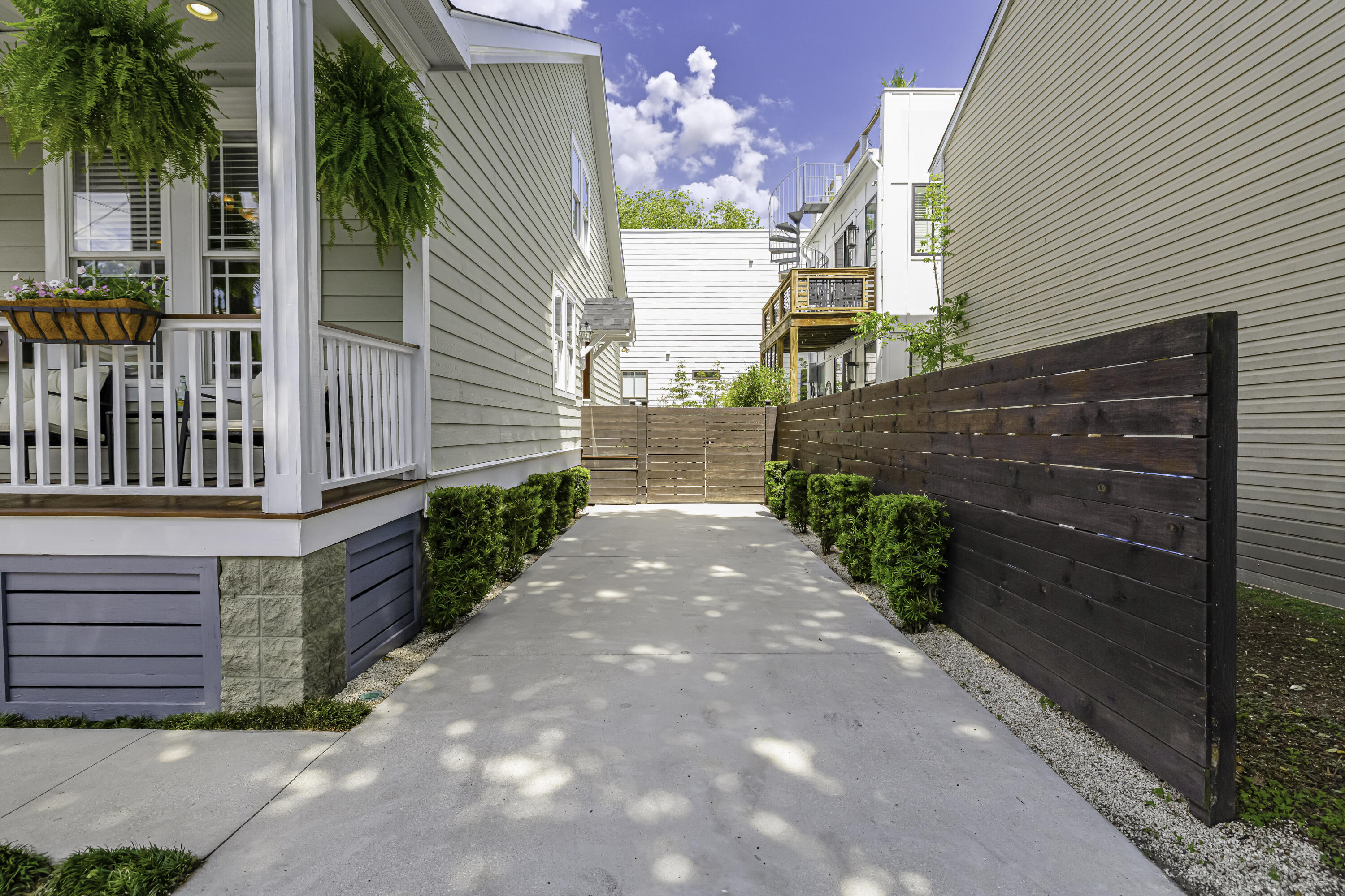 4 Senate Street