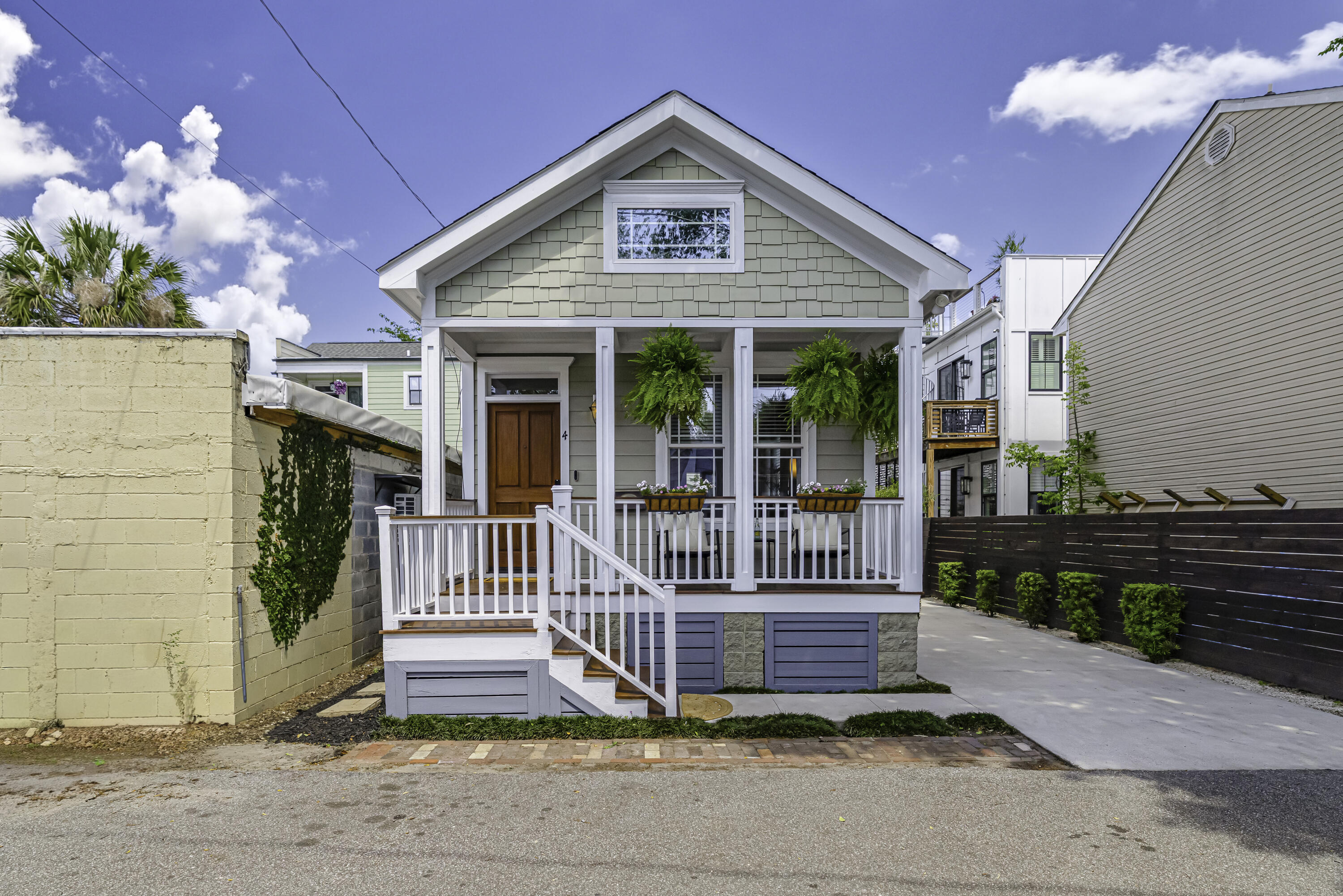 4 Senate Street