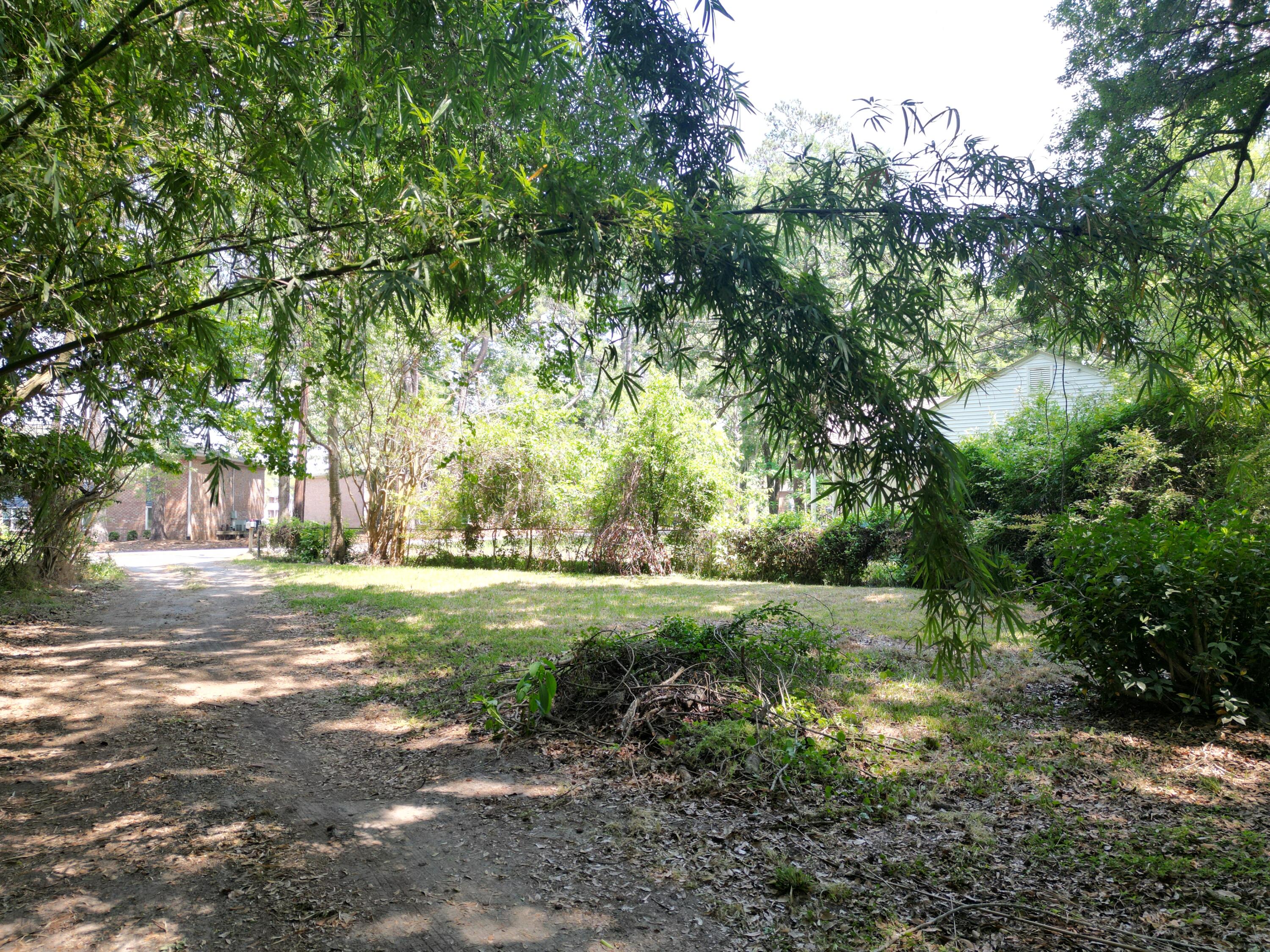 1738 Dogwood Road