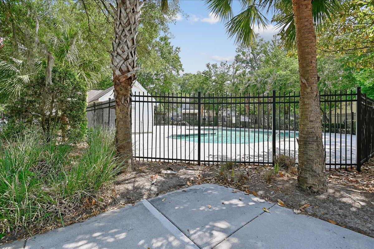 7948 Shadow Oak Drive