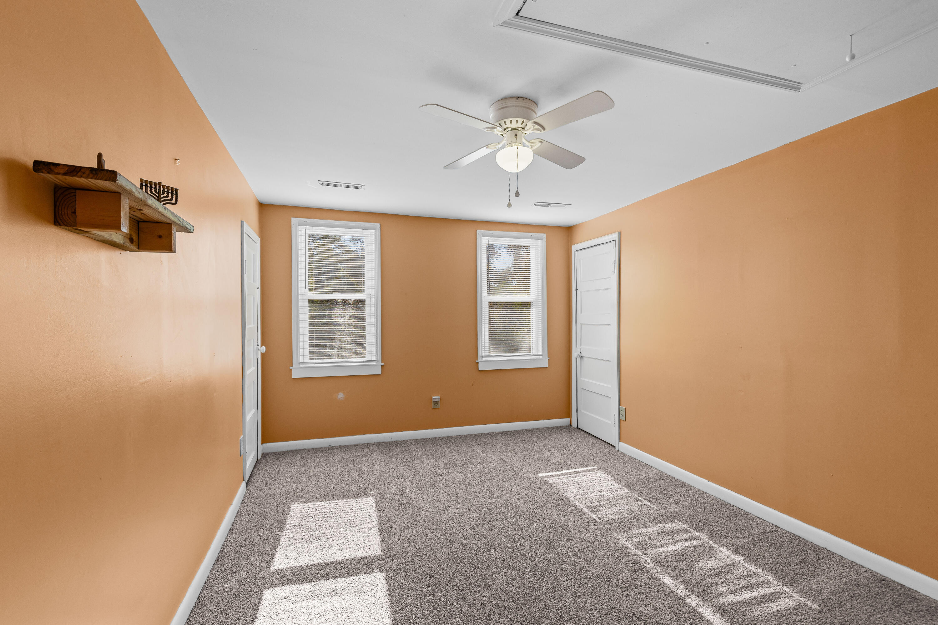 5615 S Highway 165