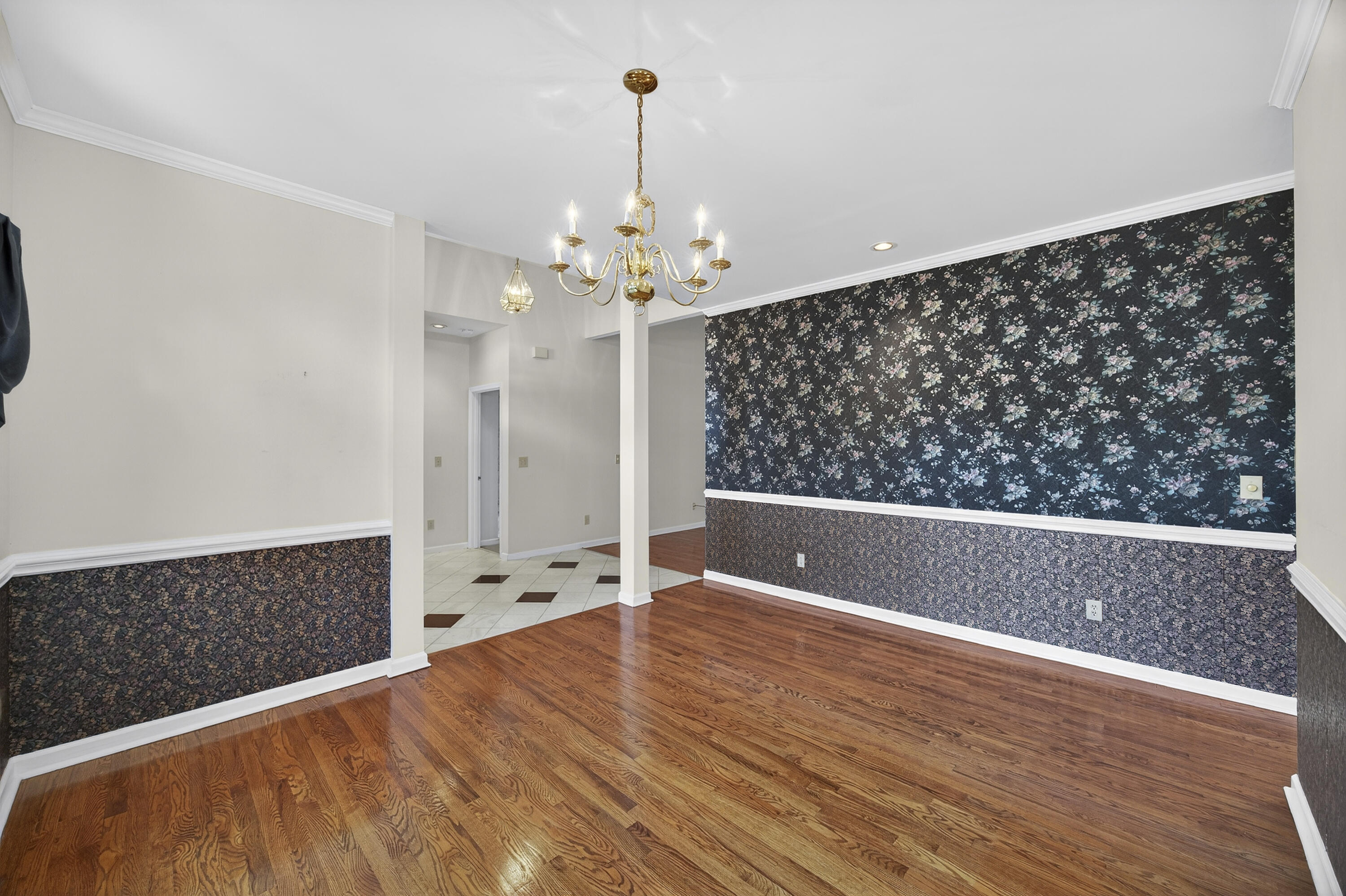 5425 Roxbury Drive