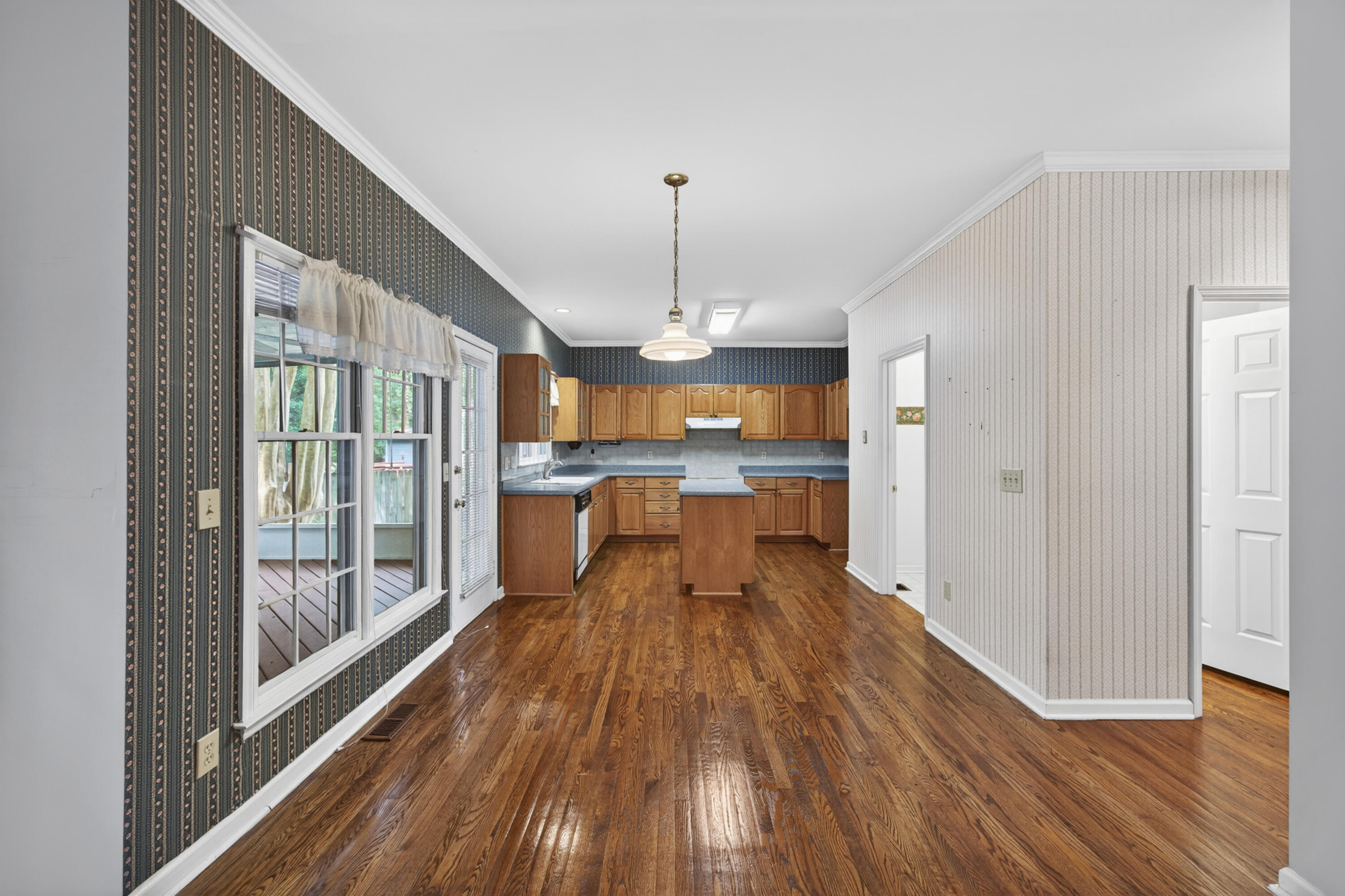 5425 Roxbury Drive