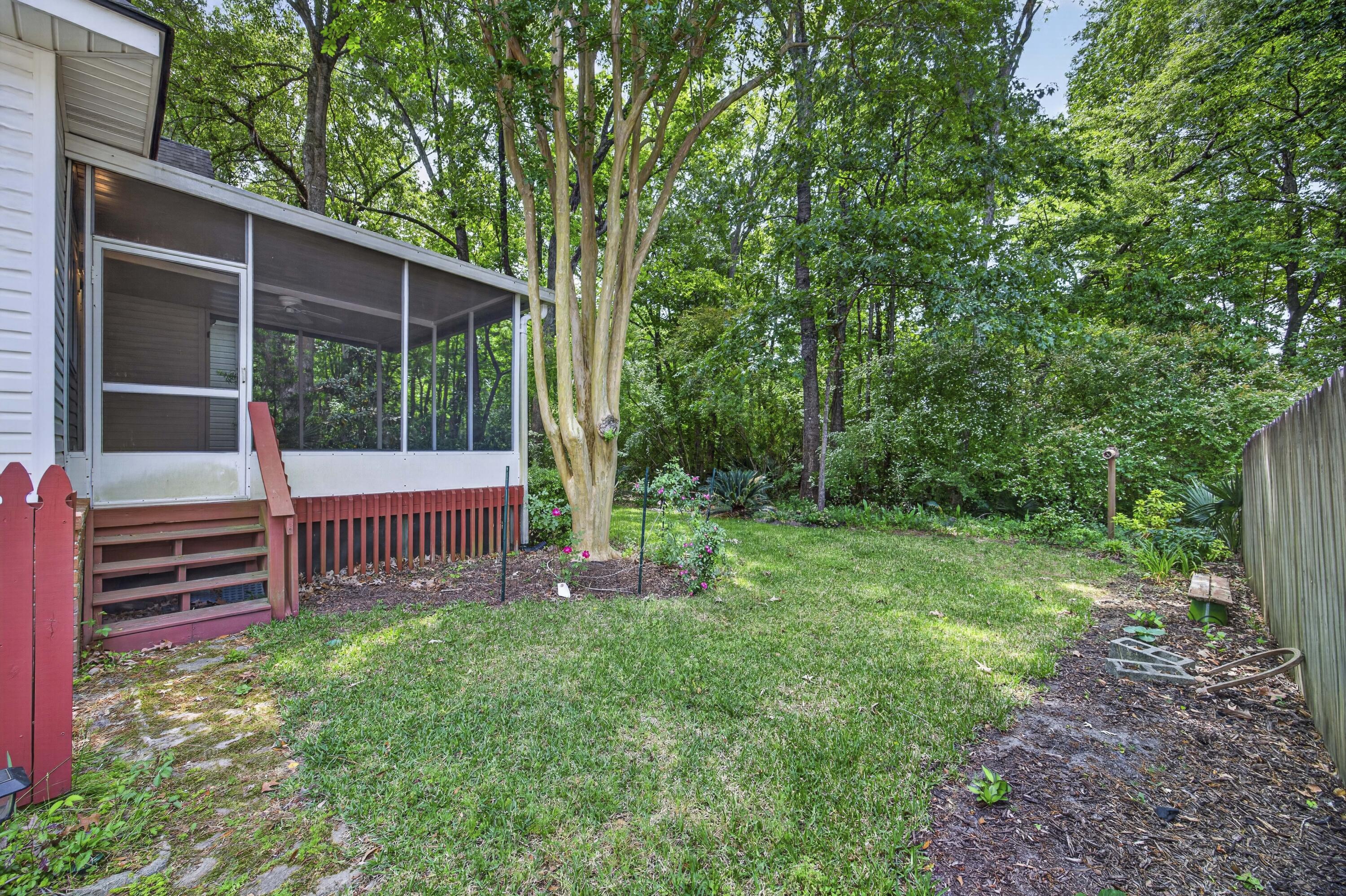 5425 Roxbury Drive