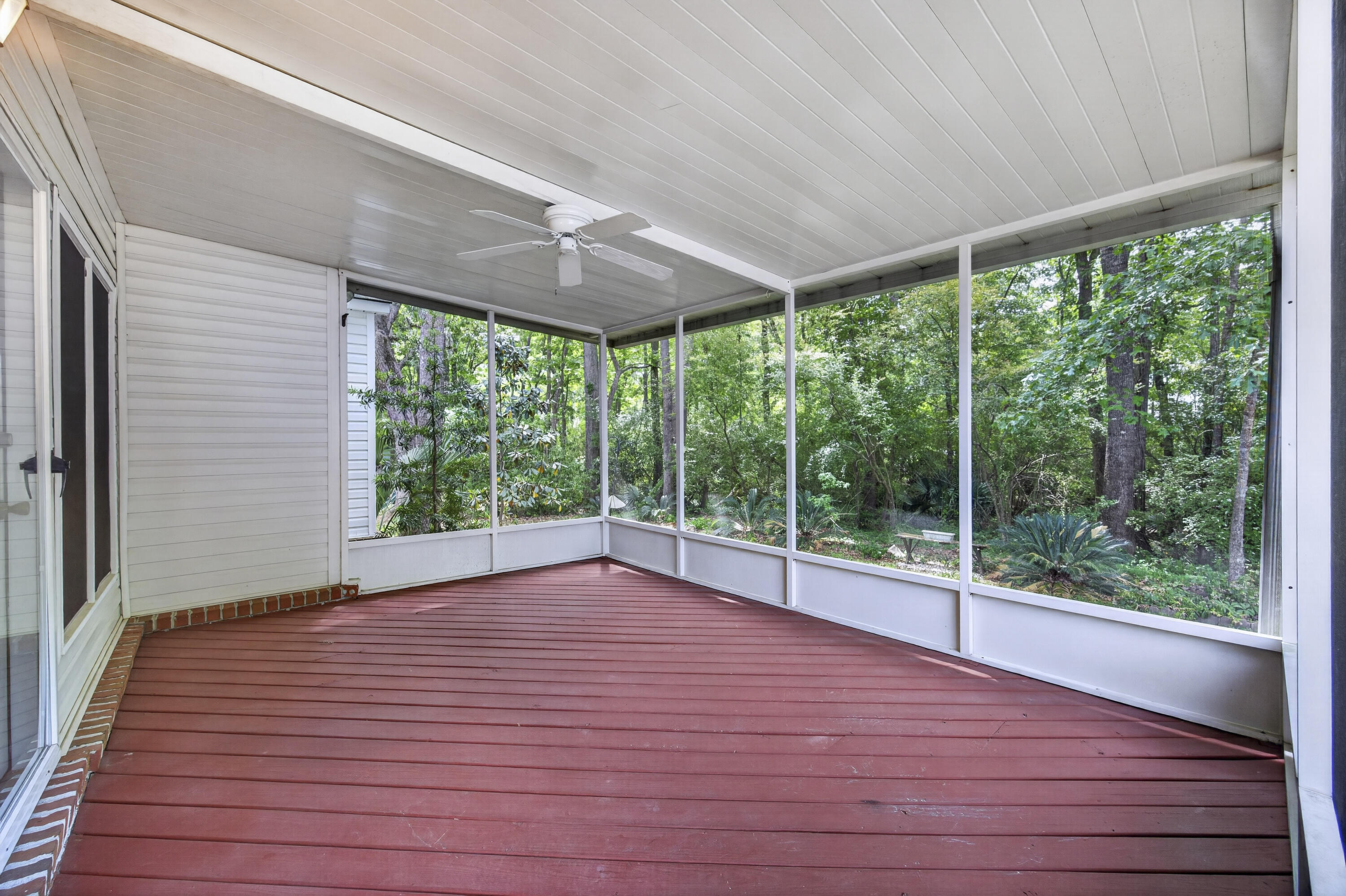 5425 Roxbury Drive
