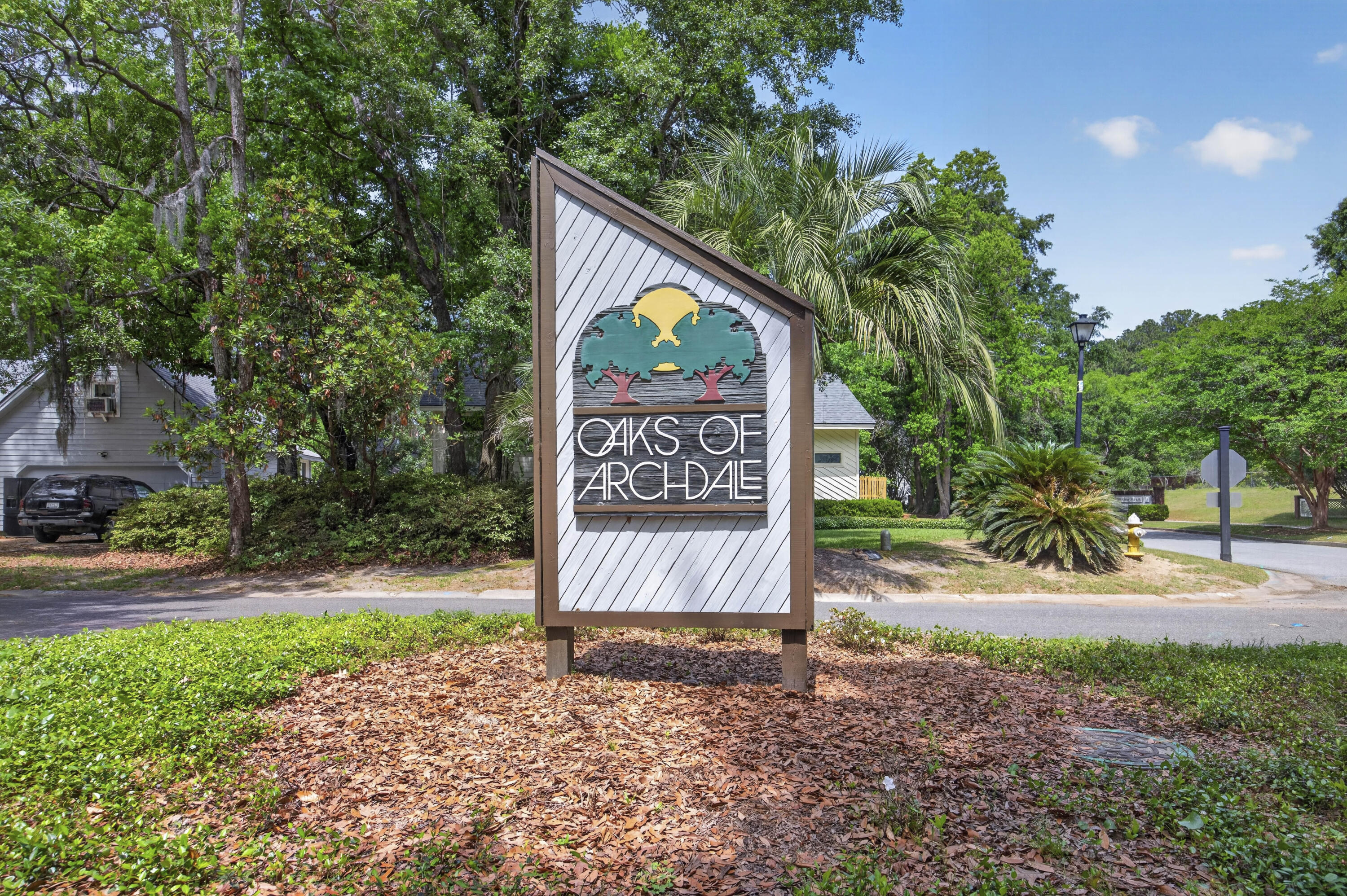 5425 Roxbury Drive