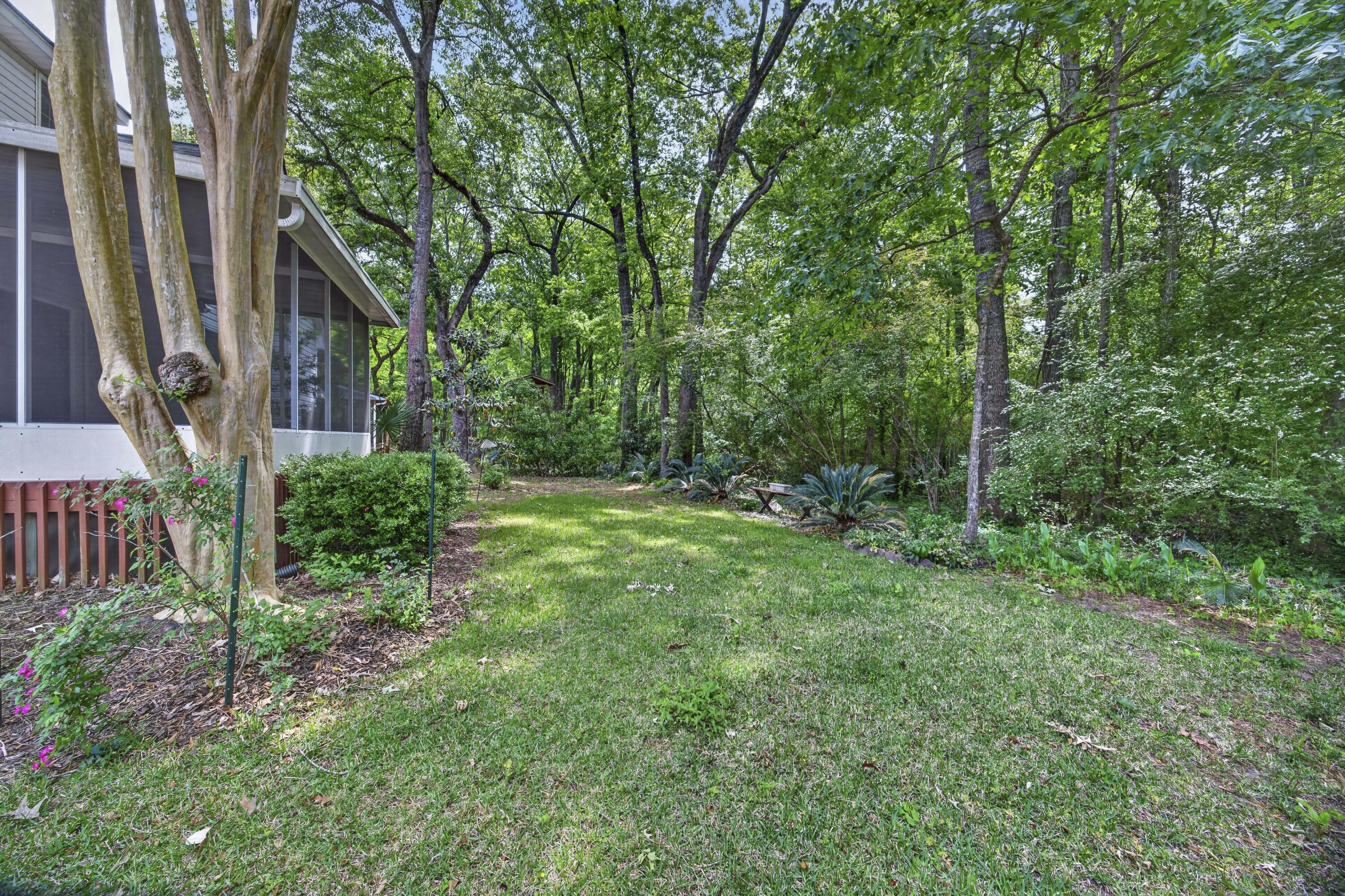 5425 Roxbury Drive