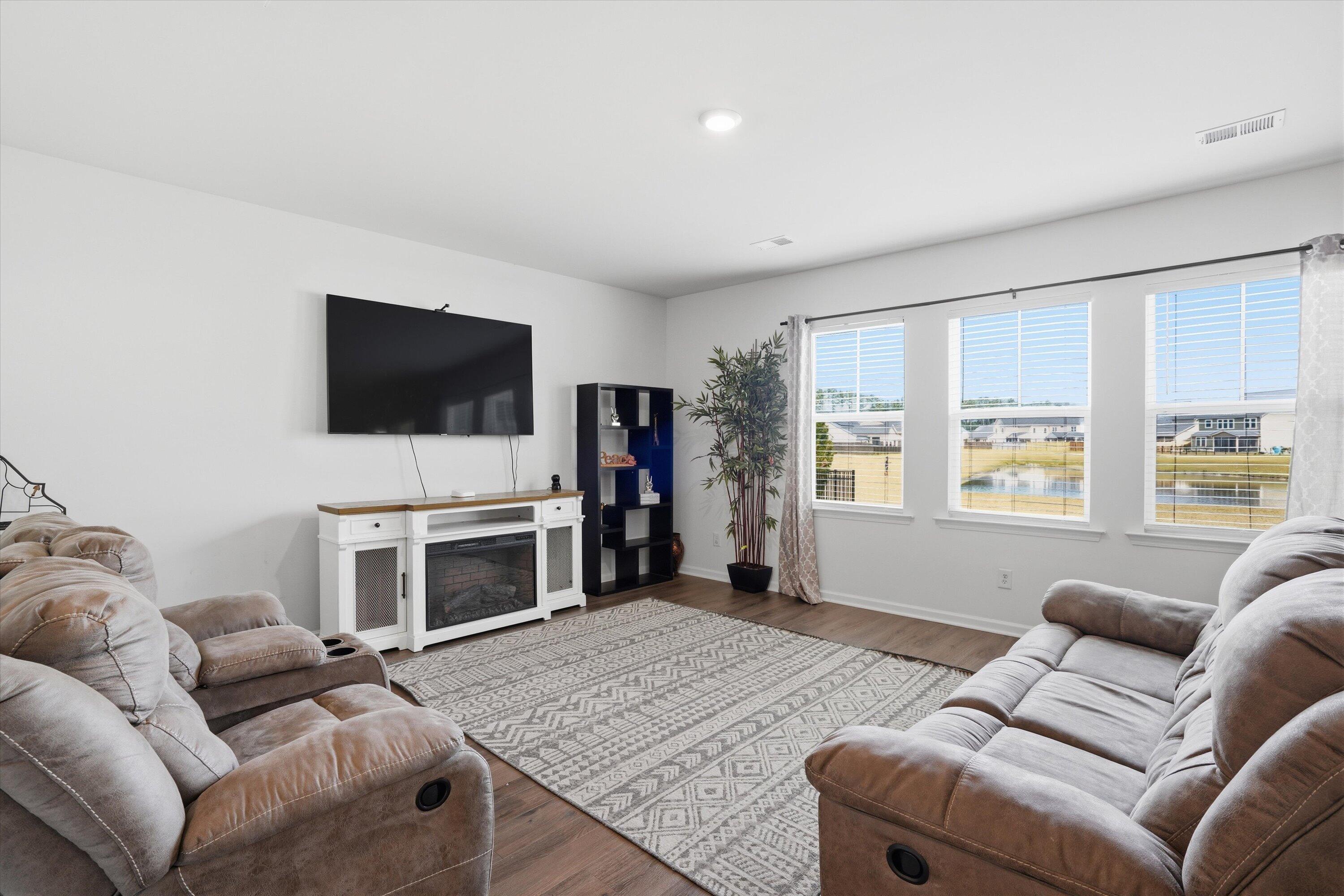 608 Macintyre Circle