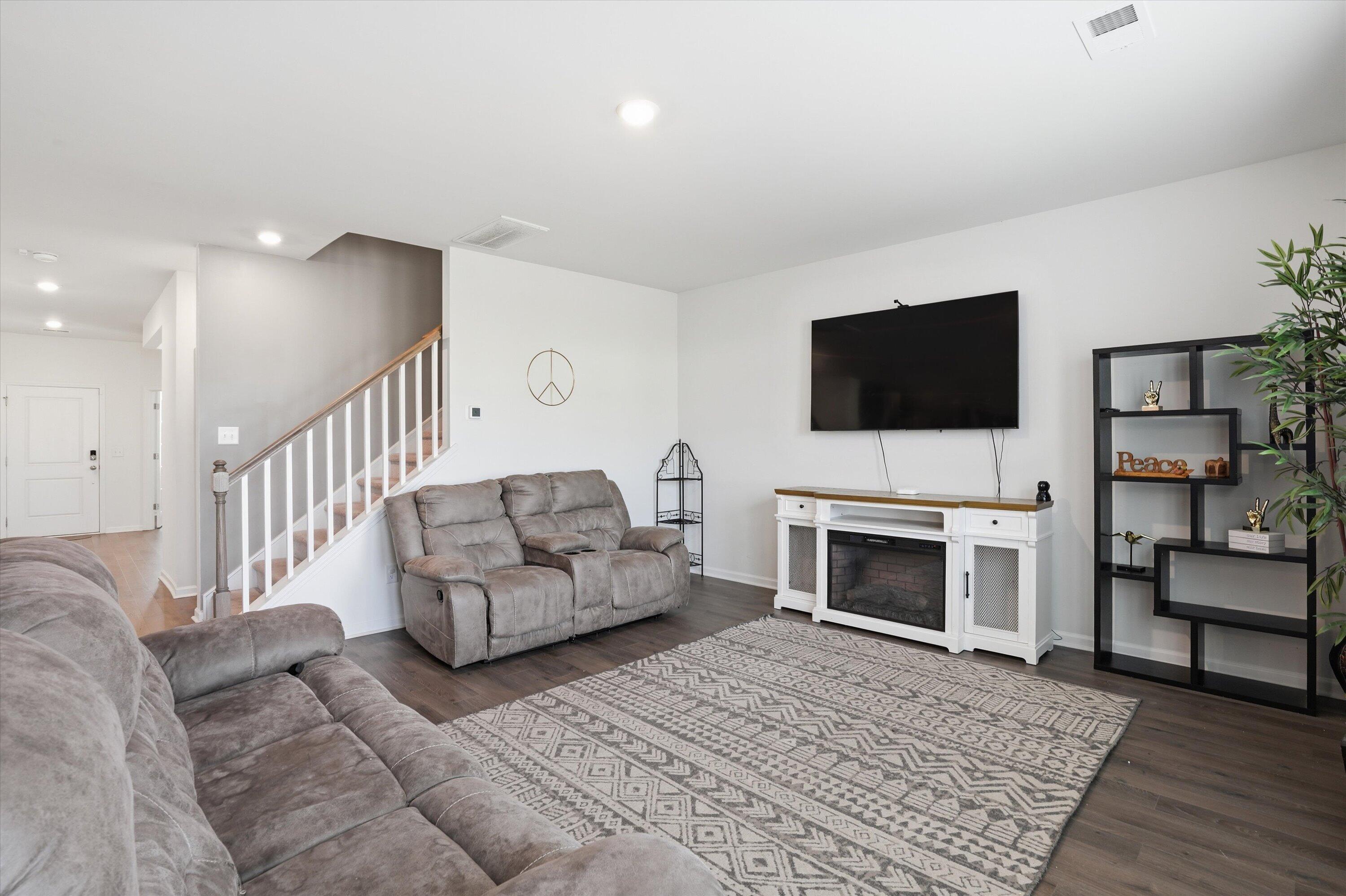 608 Macintyre Circle