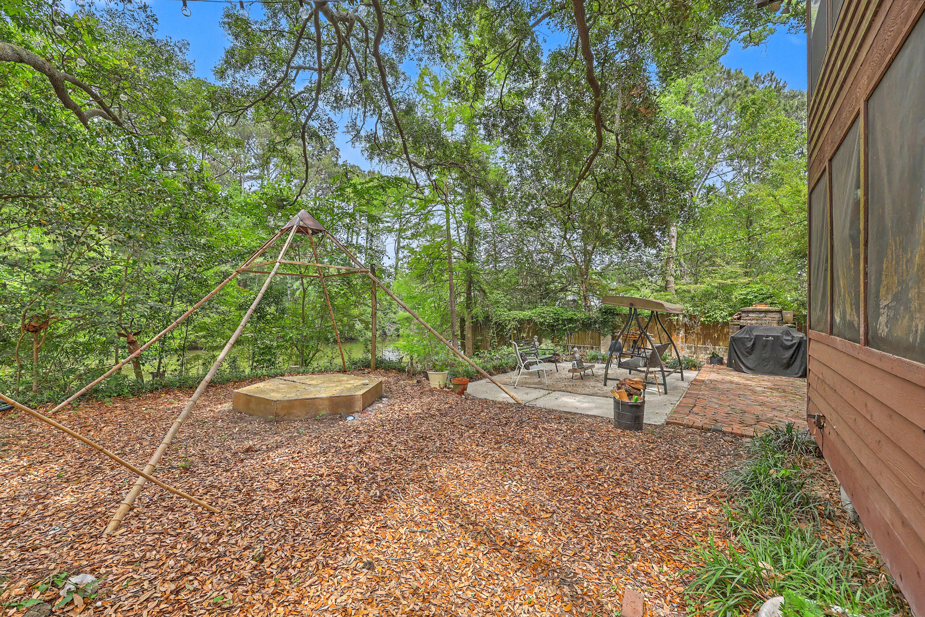 38 Crosscreek Drive