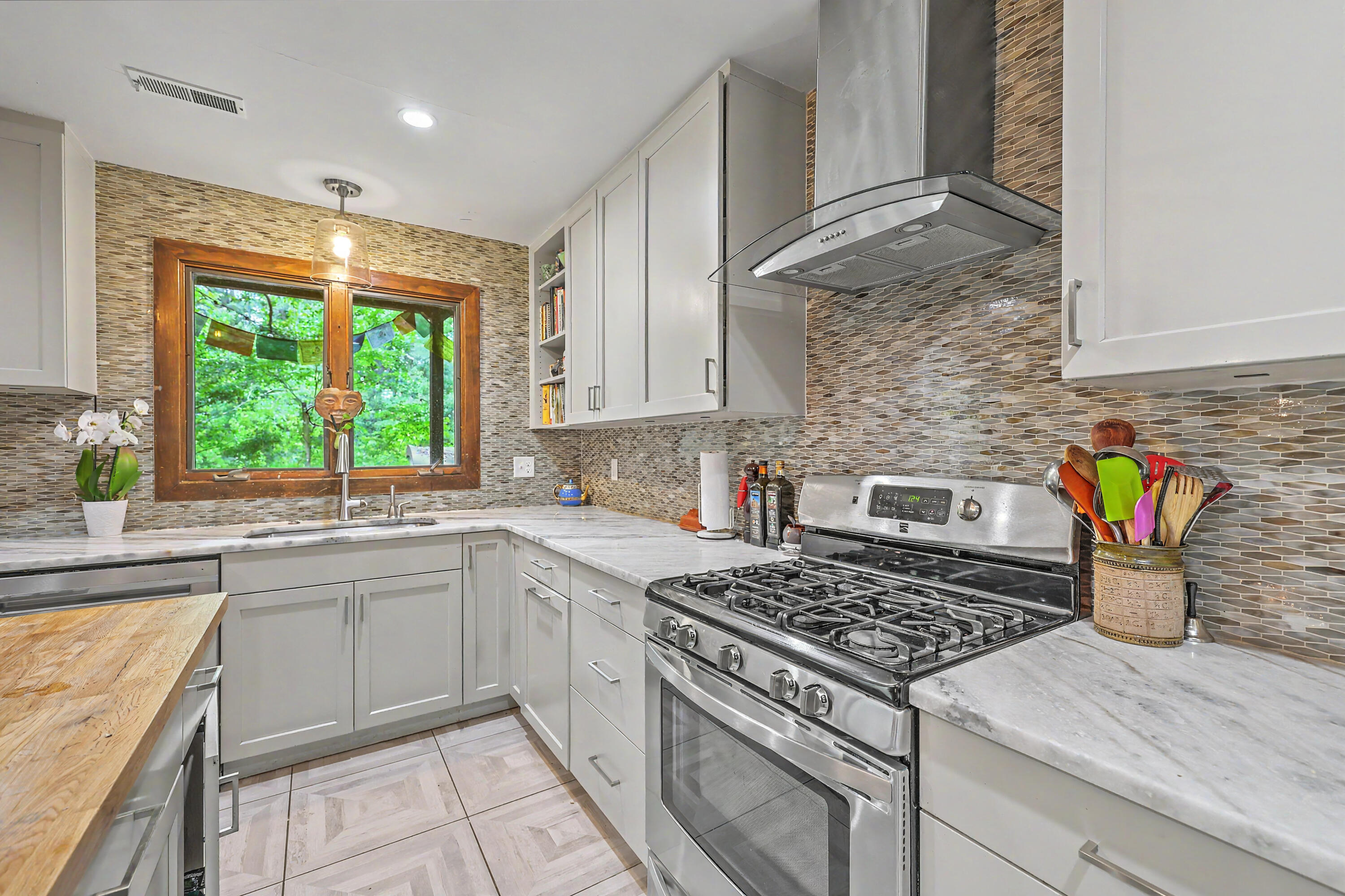 38 Crosscreek Drive