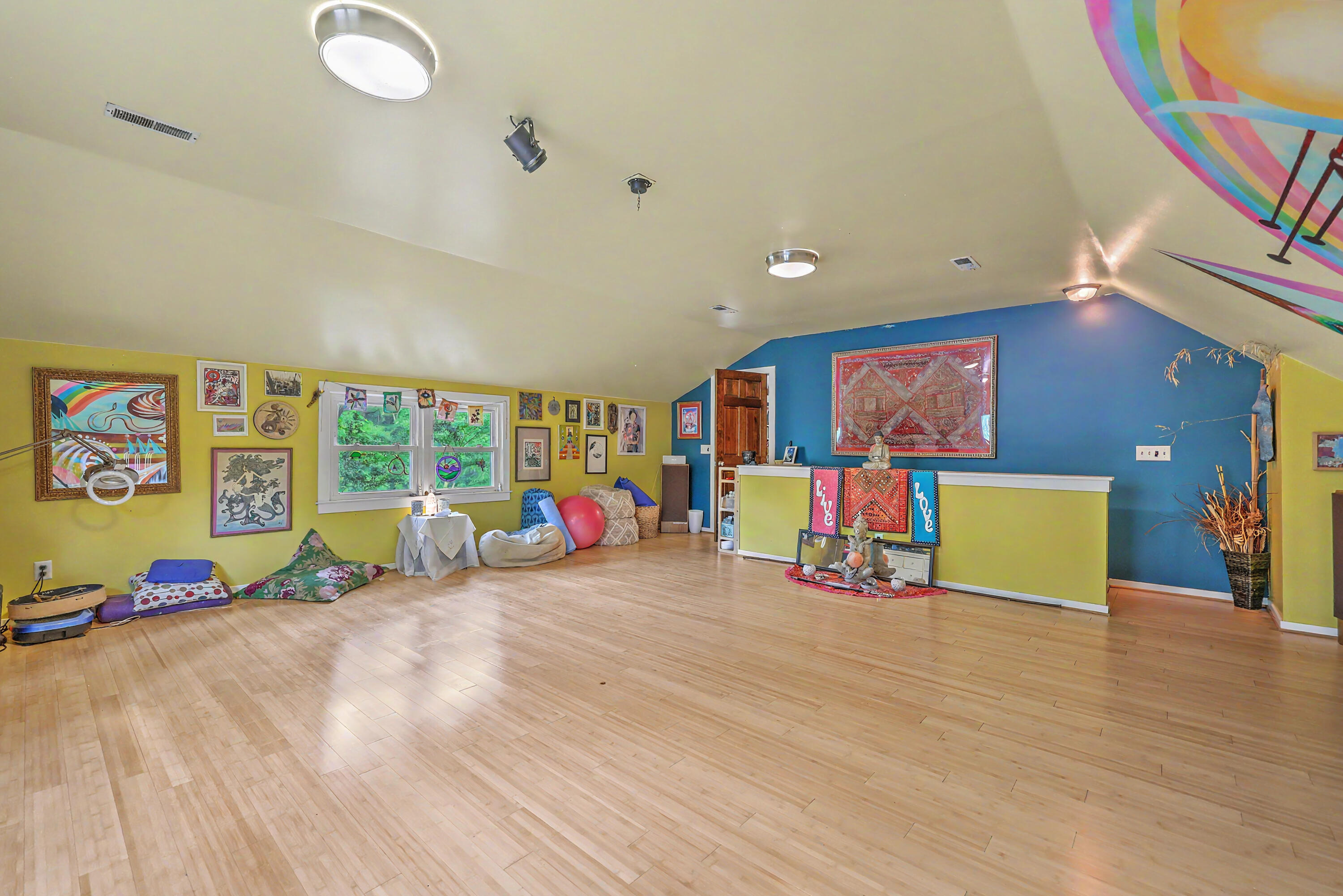 38 Crosscreek Drive