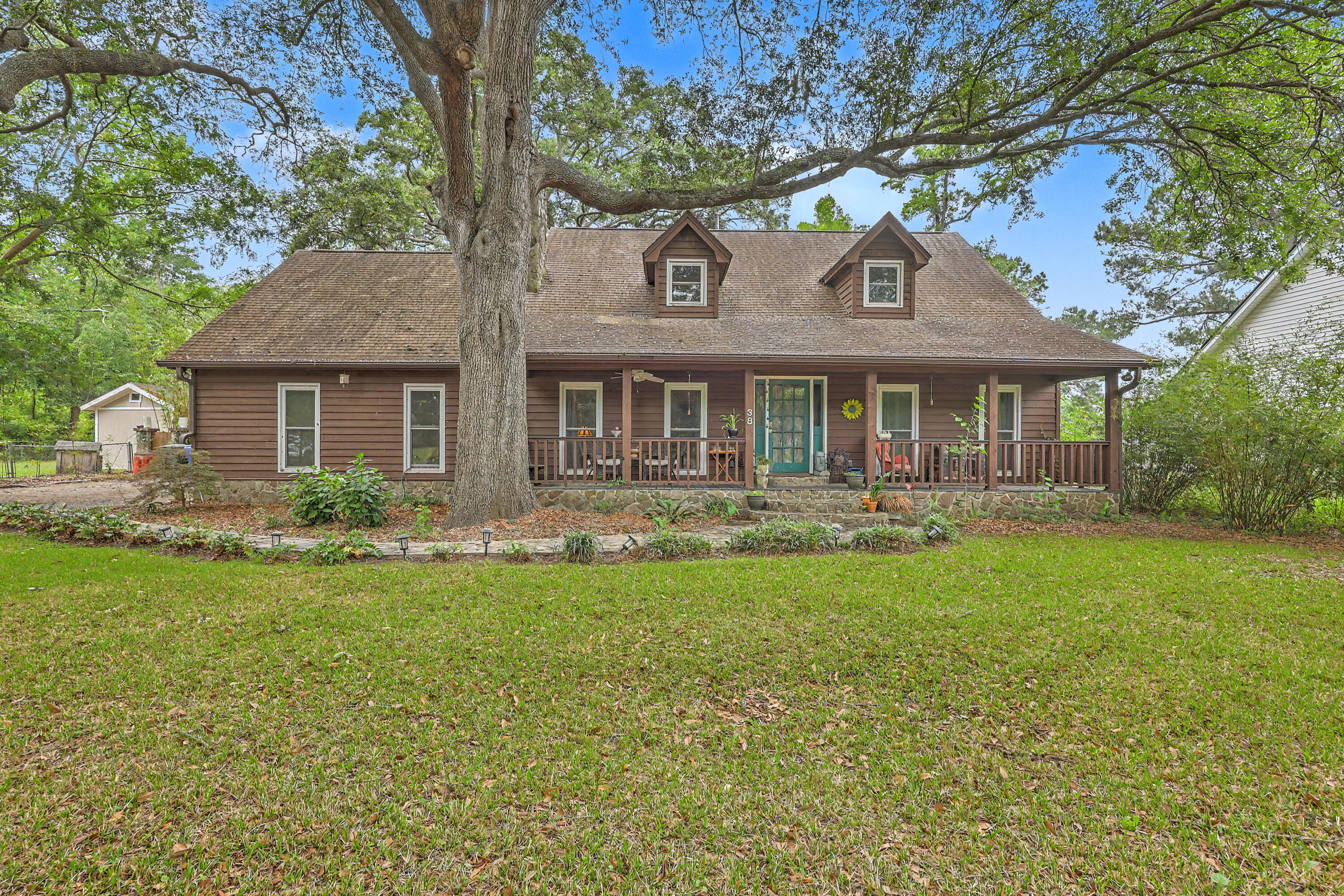 38 Crosscreek Drive